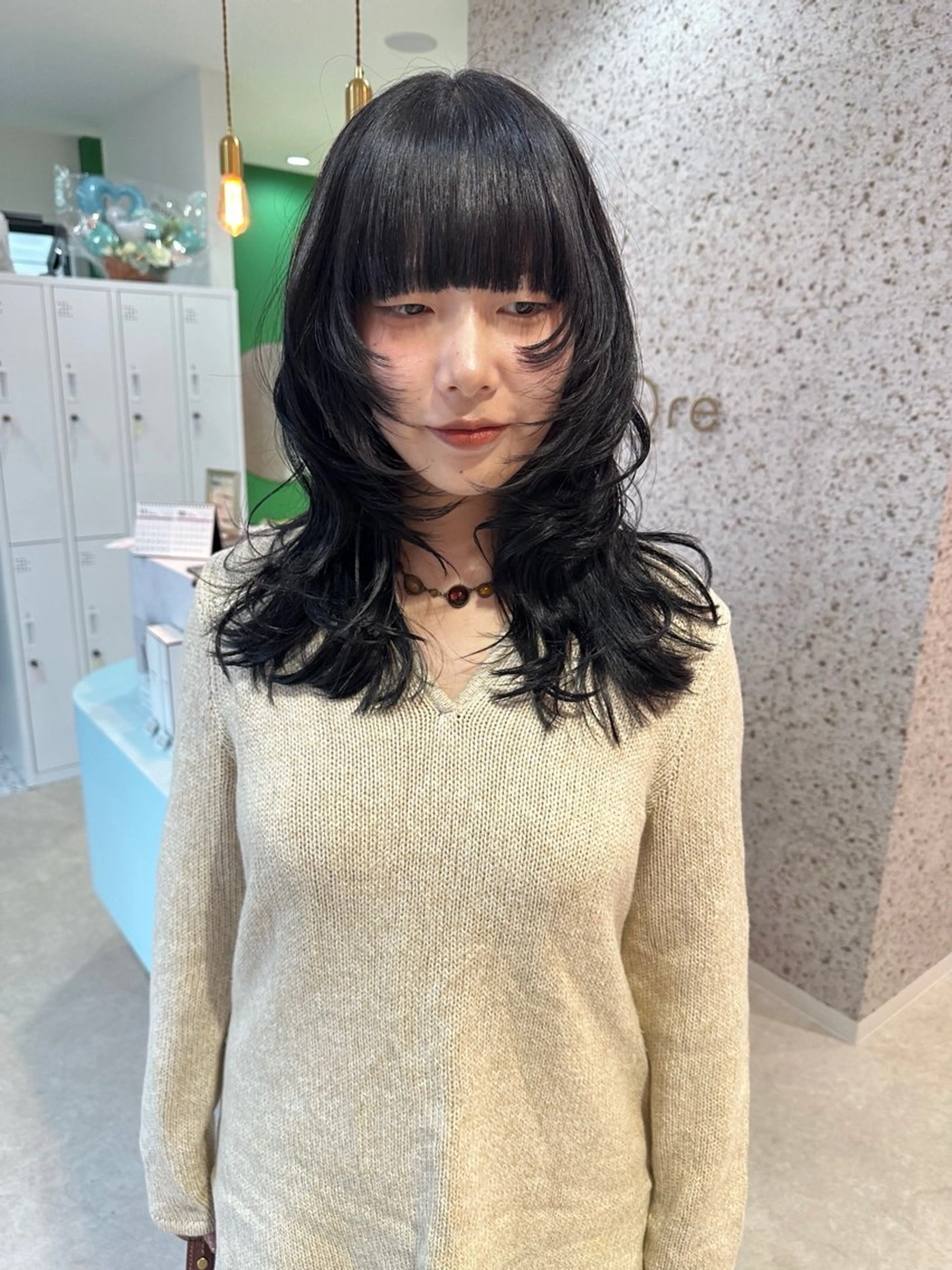ミディアム レイヤーカット mOre所属・鎌田 里緒奈のヘアスタイル