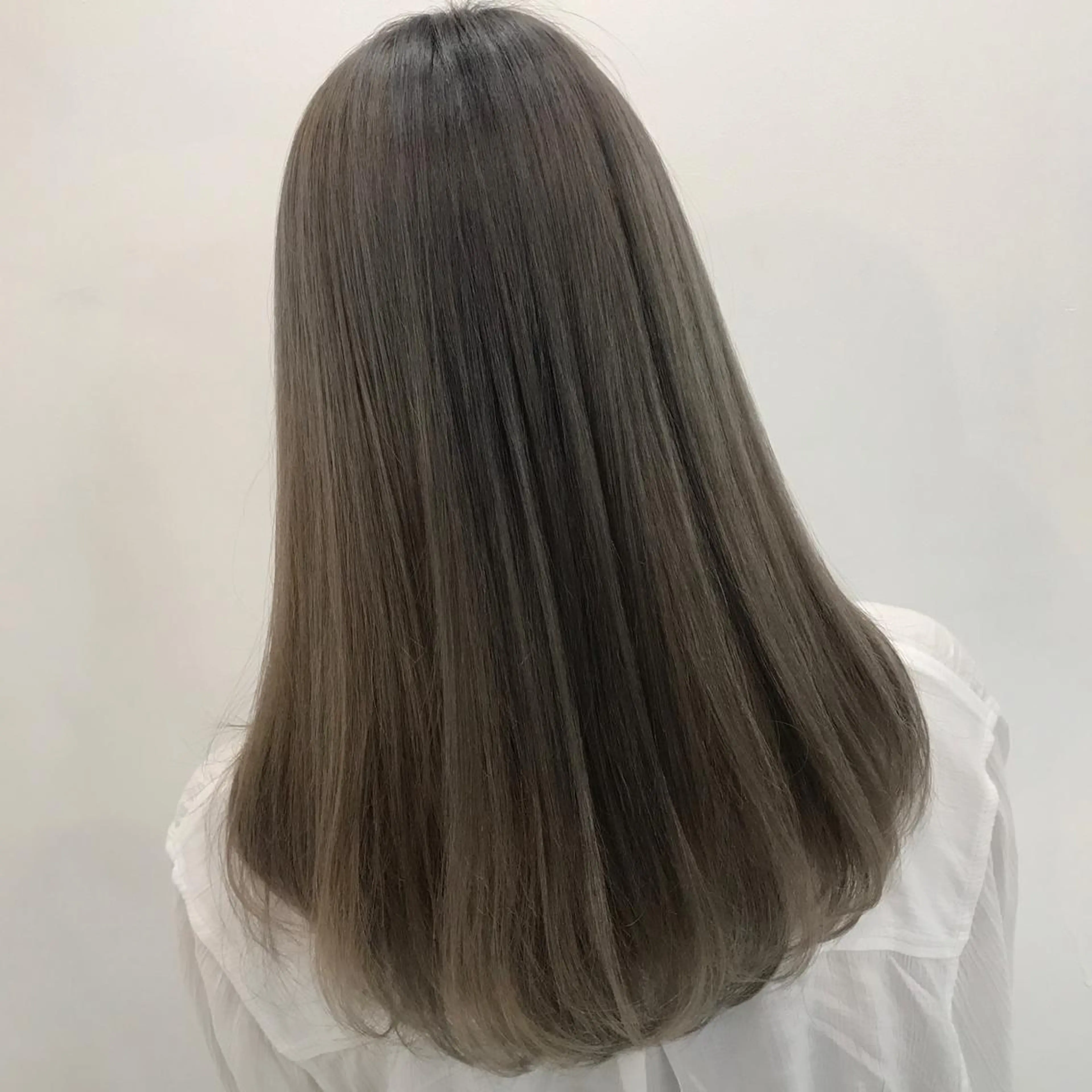セミロング カラー アクアカラー ハイトーンカラー 髪質改善 トリートメント トリートメント ヘッドスパ ヘアセット LAS 代表 ナガカワ コウヘイのヘアスタイル