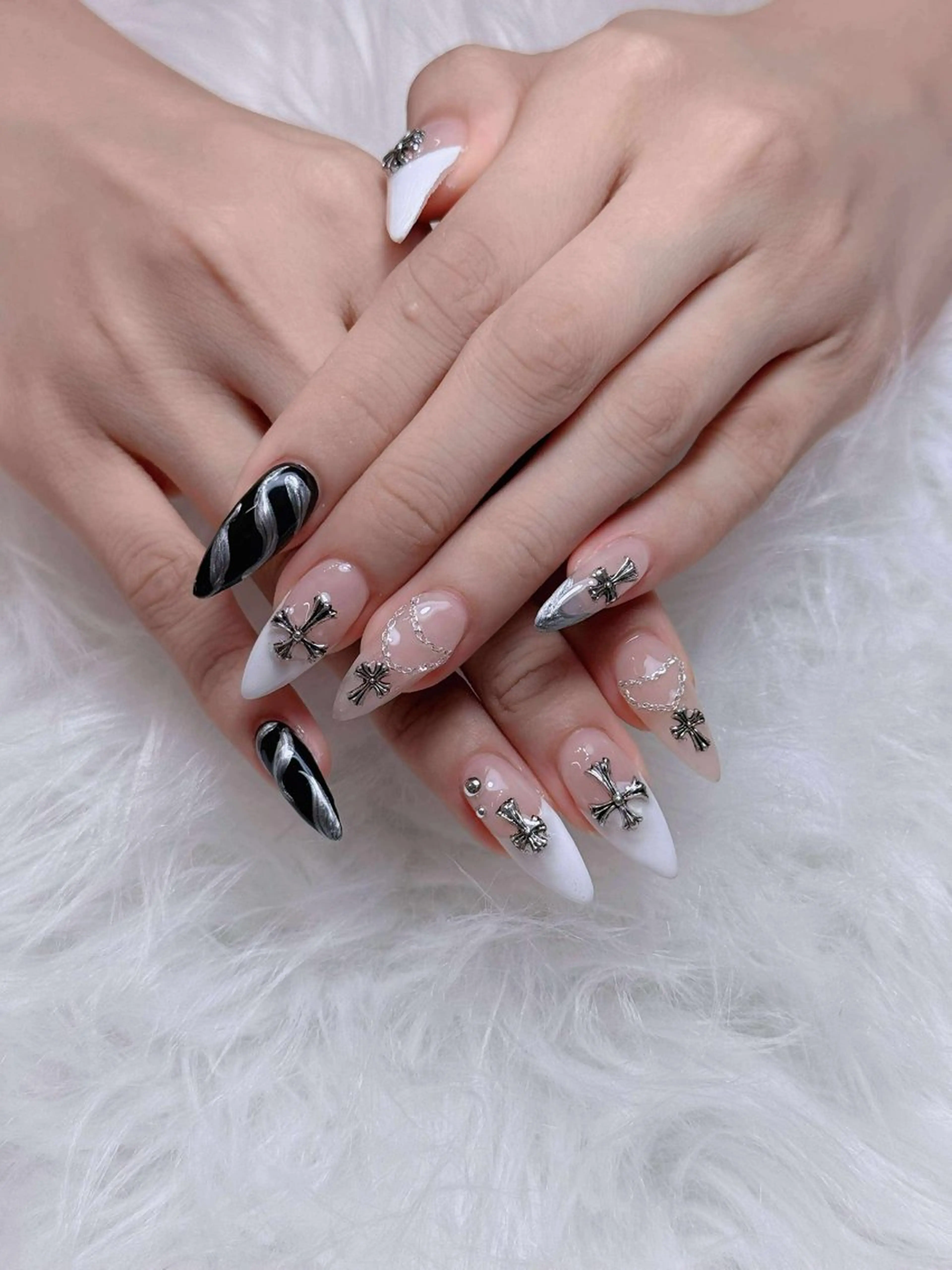 ネイル オーロラネイル チークネイル フットネイル フレンチネイル 韓国ネイル ハンドネイル Lumi Nail Salon所属・Lumi Nail 新大久保3‘のネイルデザイン
