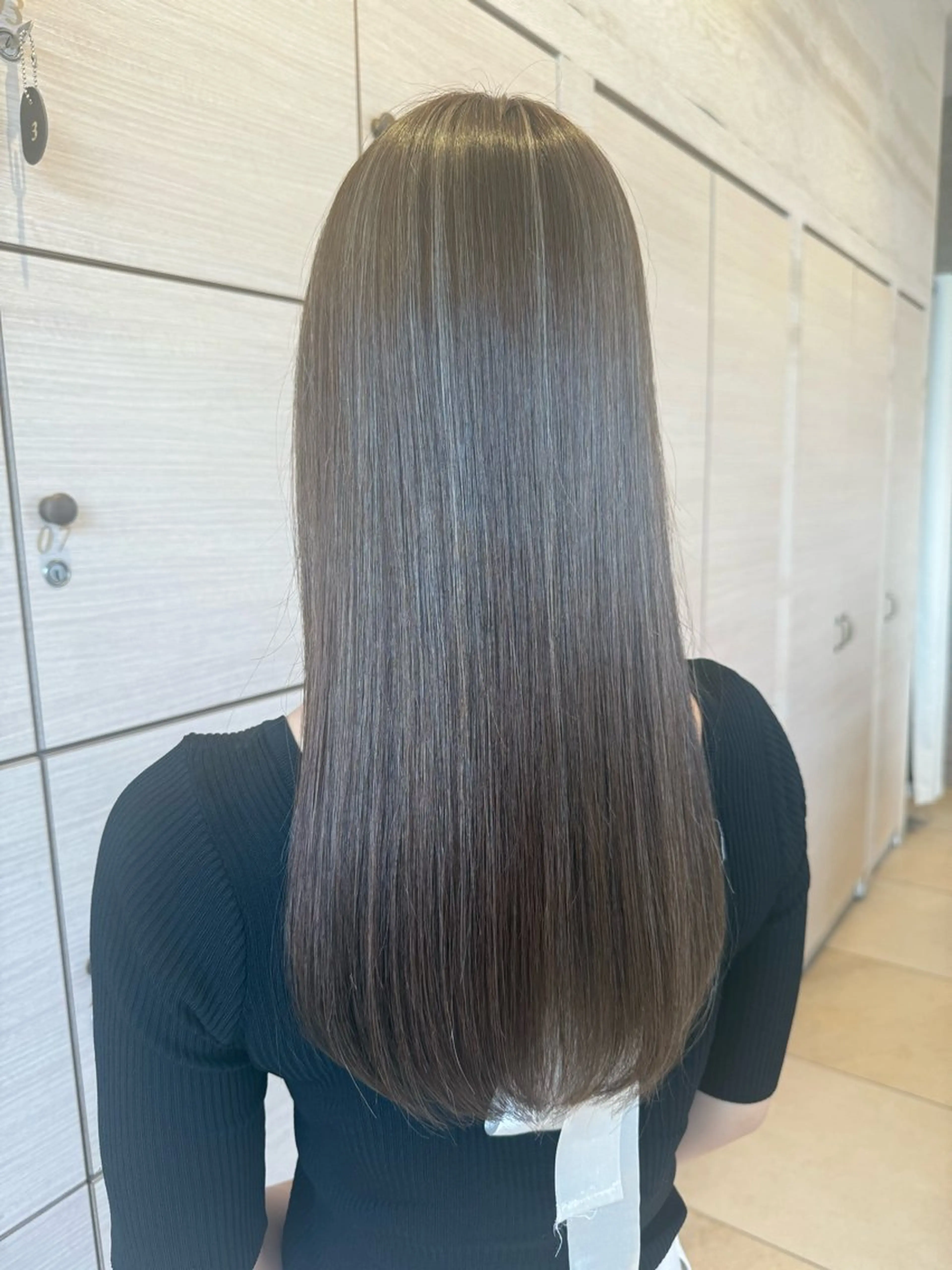 ロング ヘアカラー 岩永 杏樹のヘアスタイル