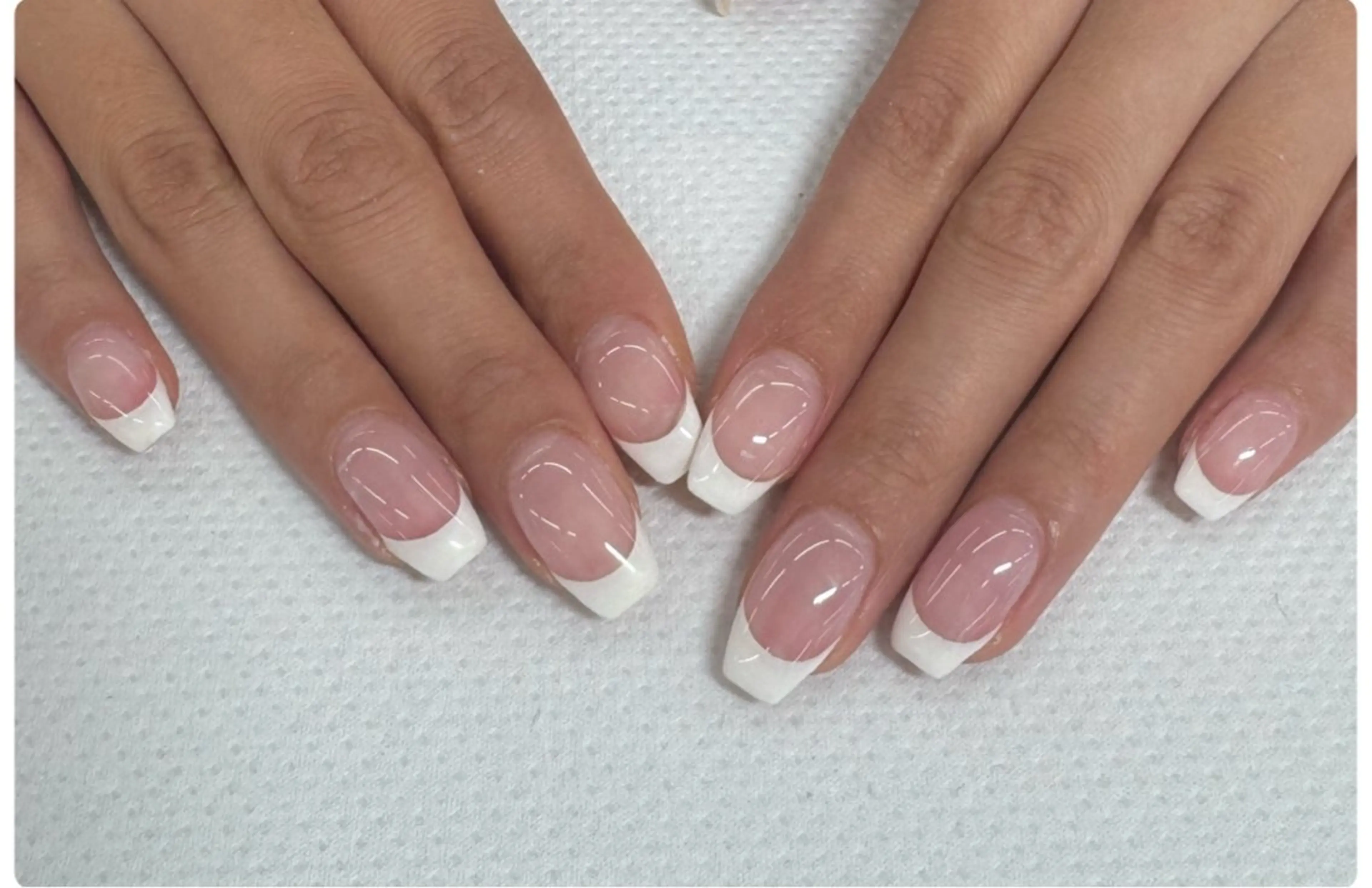 ネイル フレンチネイル ハンドネイル 【MAXKELLY】 Shiotaのネイルデザイン