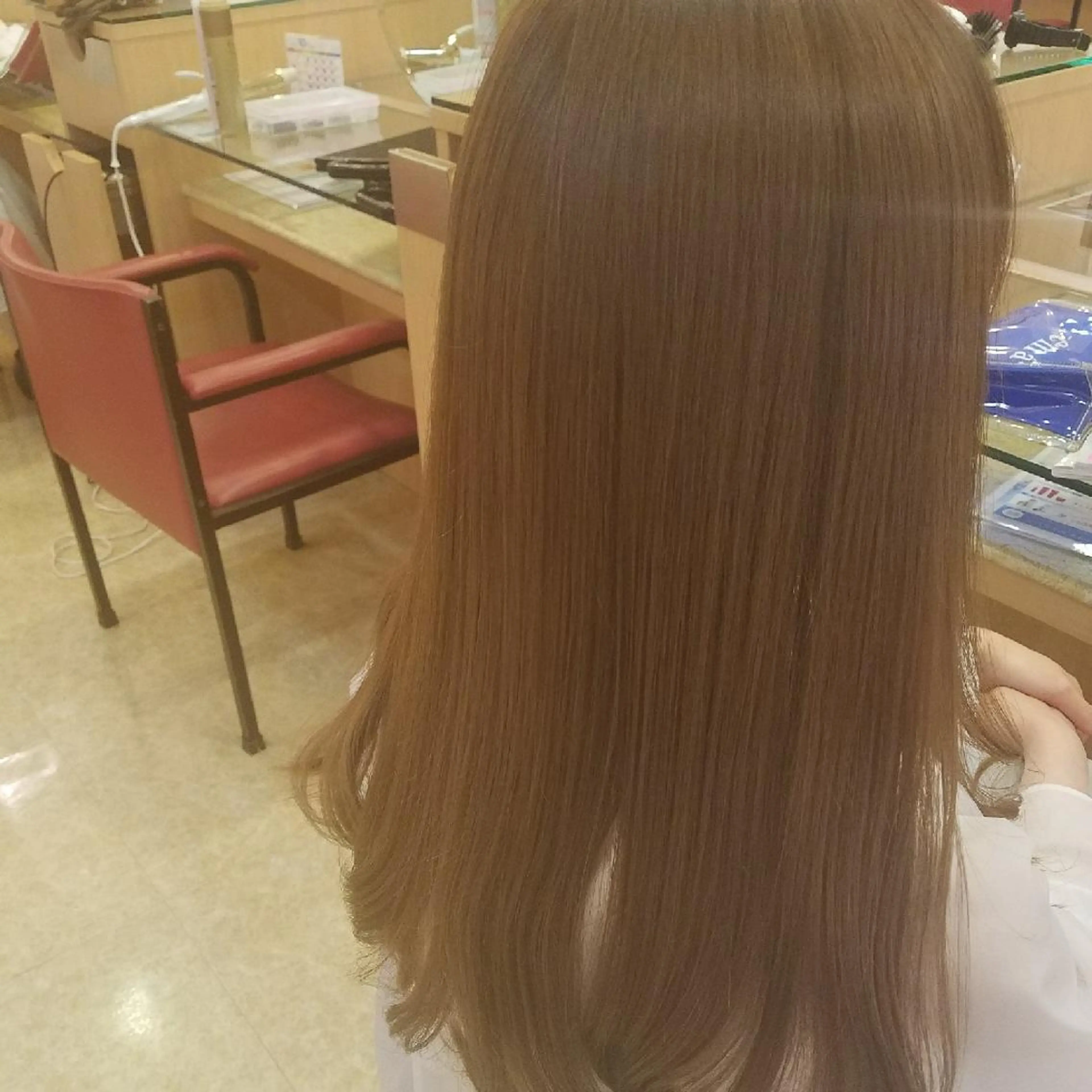 ロング カラー ベージュカラー 髪質改善 トリートメント EMANON名古屋所属・美谷添（ミヤゾエ） まどか大人ヘアサロンのヘアスタイル