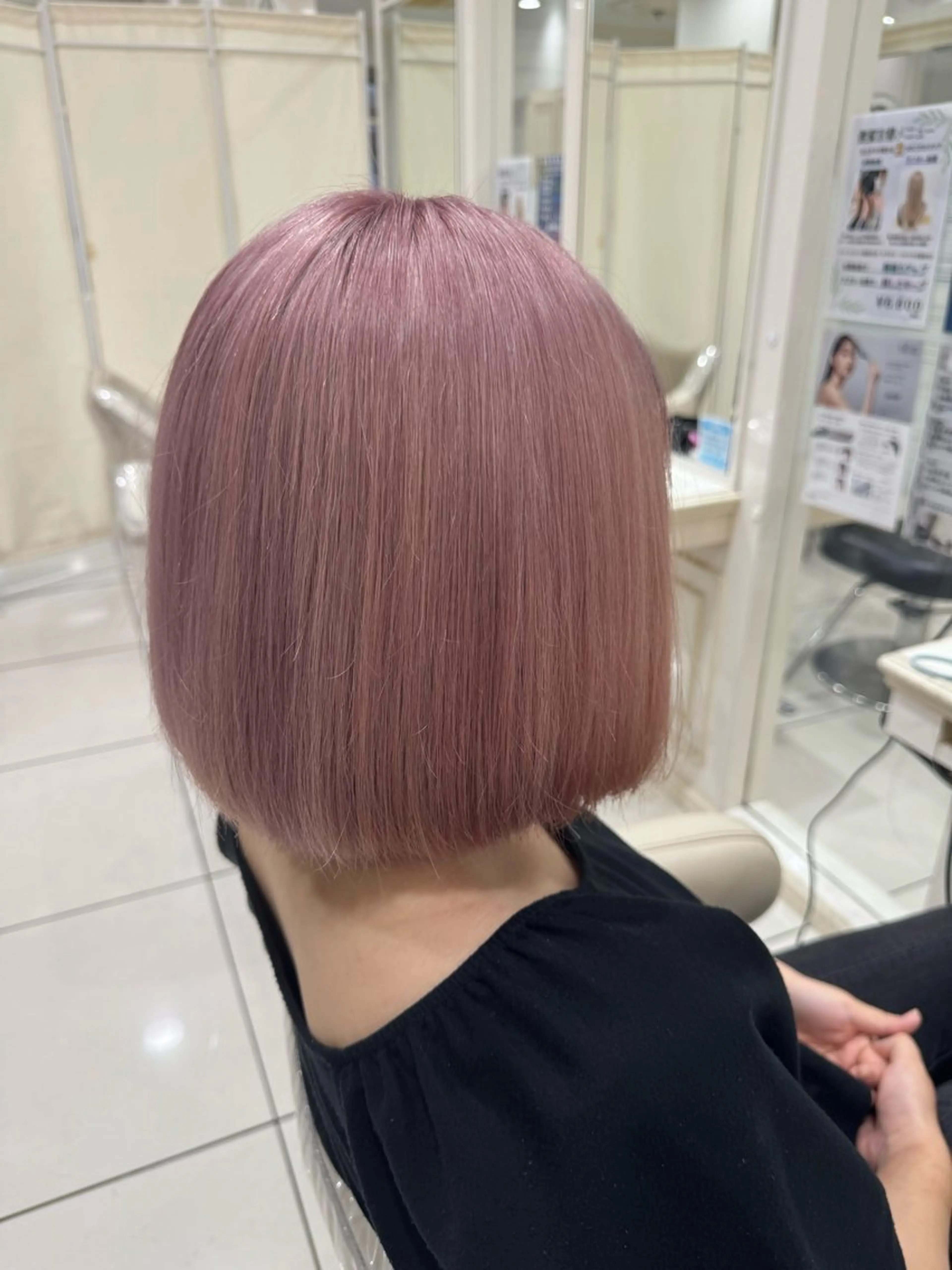 ショート ヘアカラー 新井 俊輔のヘアスタイル