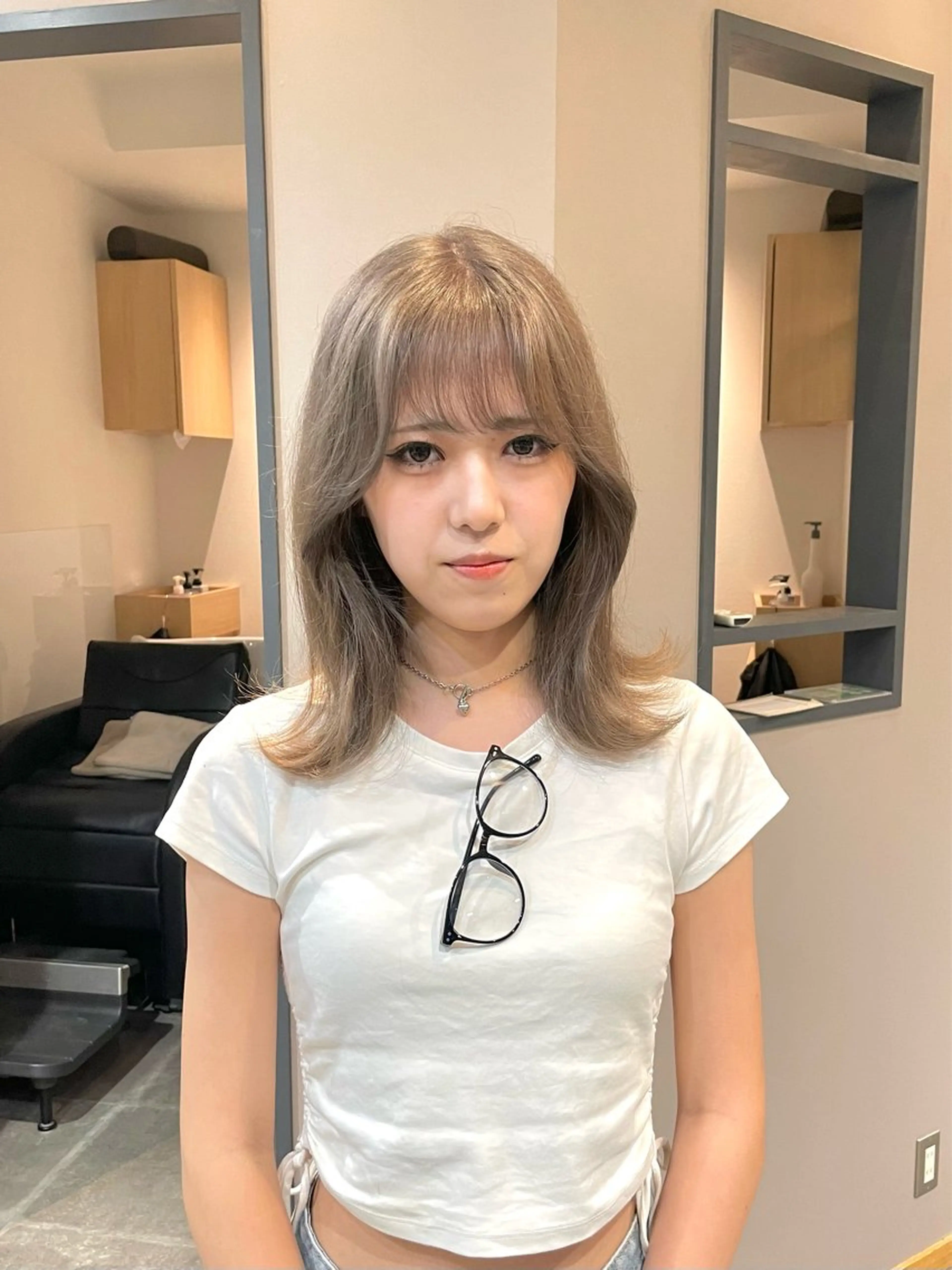 ミディアム カラー カット ヘアカラー トリートメント 西村 れいのヘアスタイル