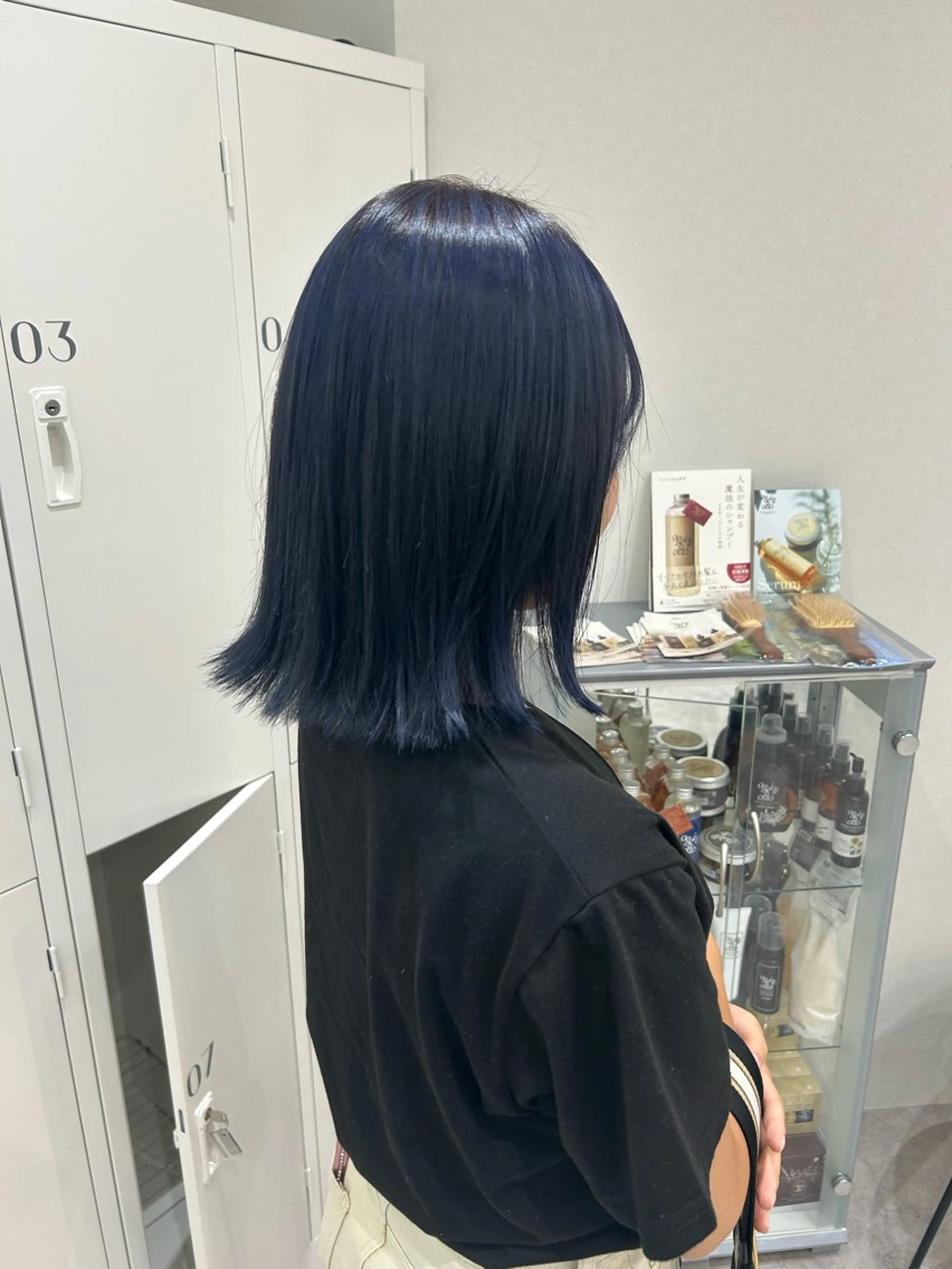 ミディアム カラー ヘアアレンジ ブリーチ ブルーカラー ネイビーカラー ヘアカラー ボブ /ニュアンス/ satomi🧸💖のヘアスタイル