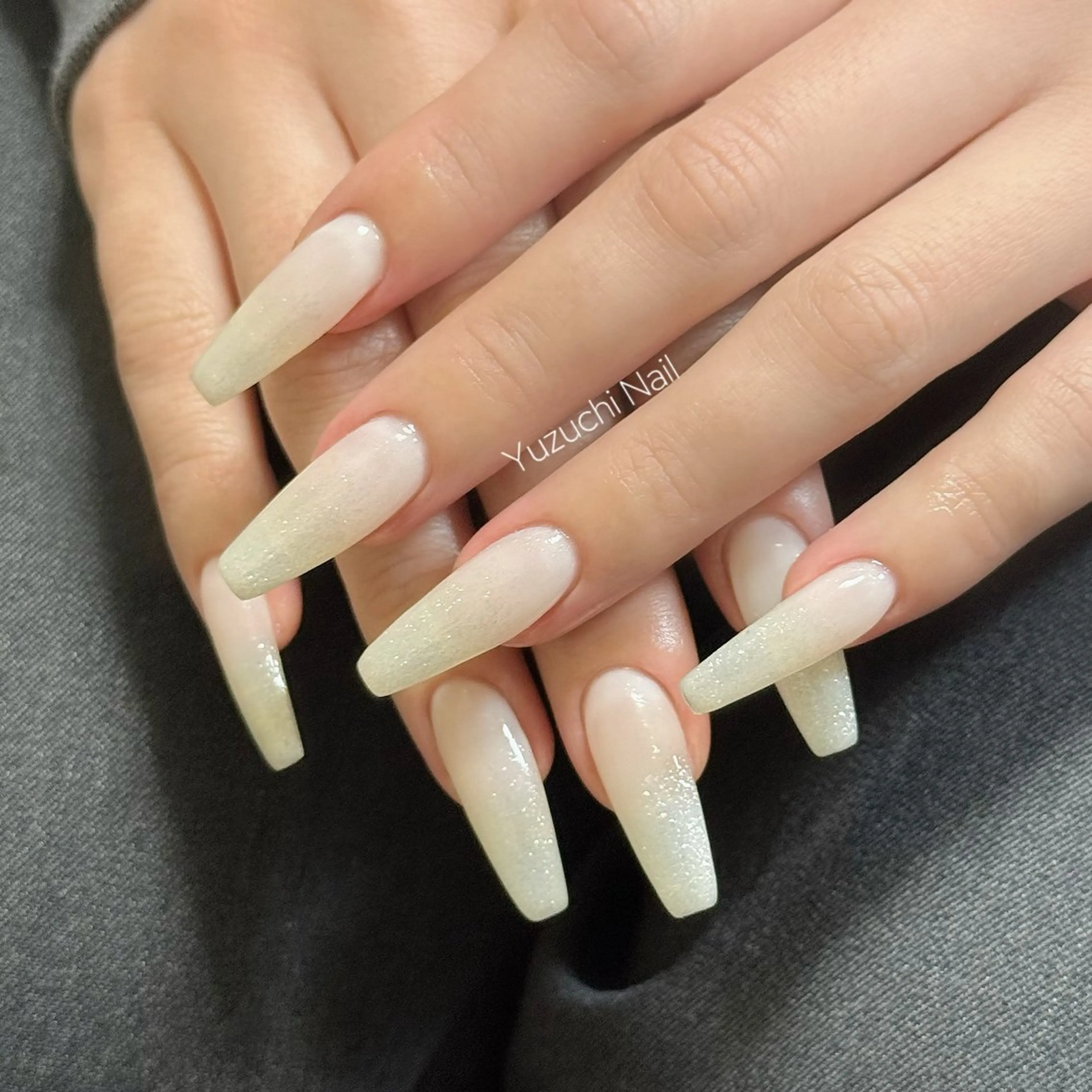 ネイル チークネイル ドット キラキラネイル 韓国ネイル レース ハンドネイル ハンドケア Yuzuchi Nailのネイルデザイン