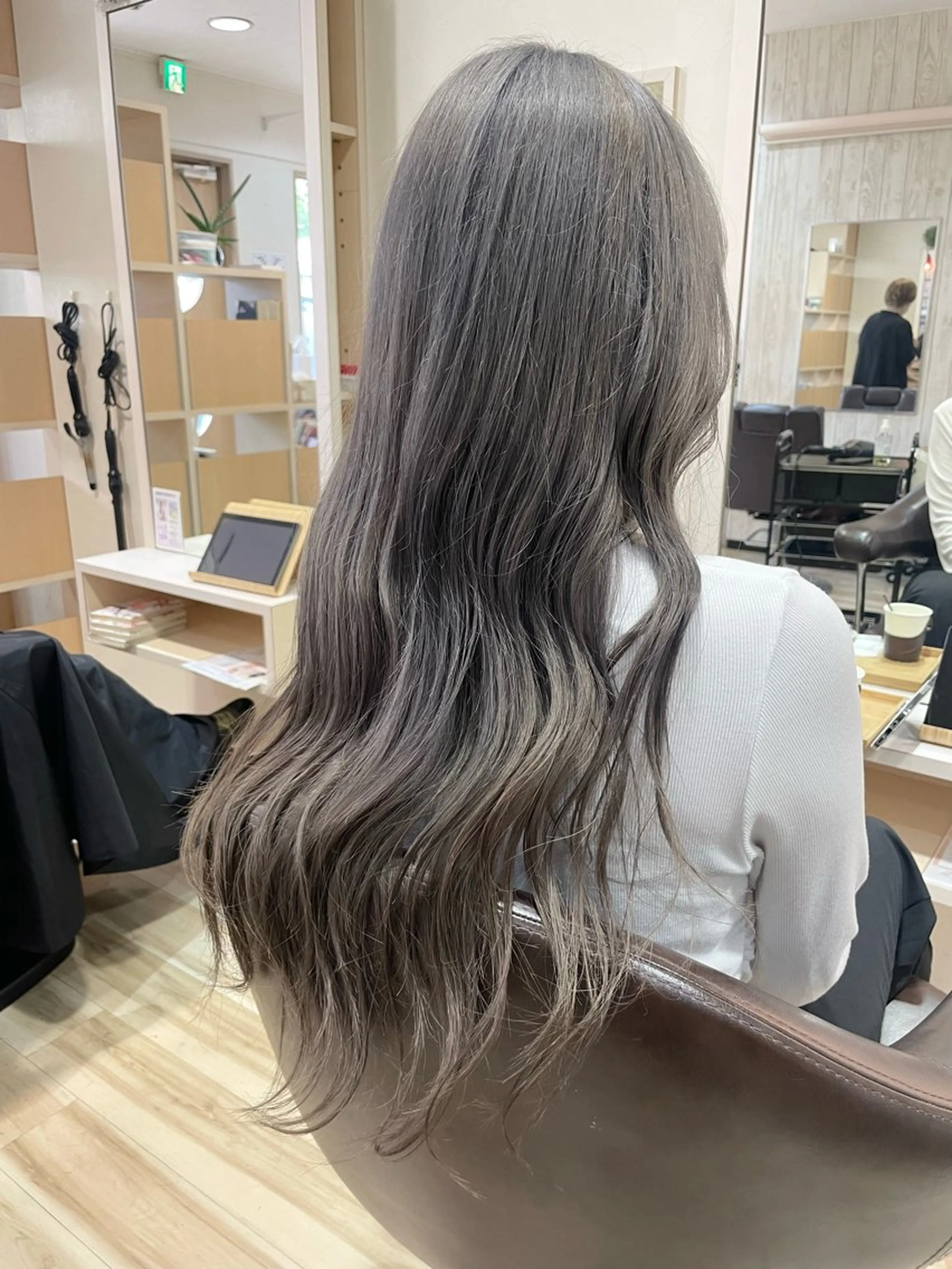 【🦋ミニモ限定🦋】💛ダブルカラー＋3stepトリートメント＋毛先整えカット💛ケアブリーチ.各処理剤込み✨の写真