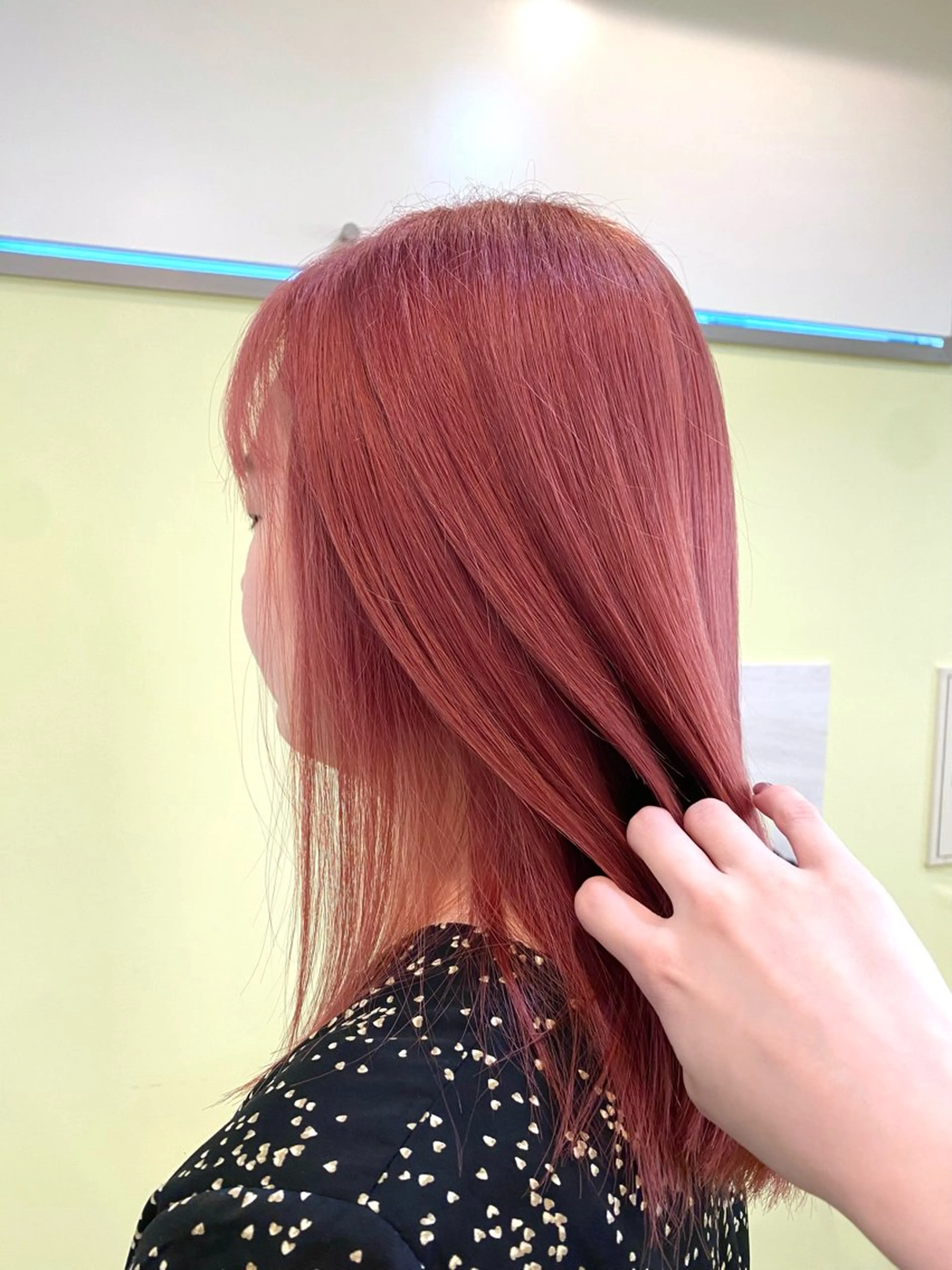 セミロング カット ヘアカラー 南上 野々佳のヘアスタイル