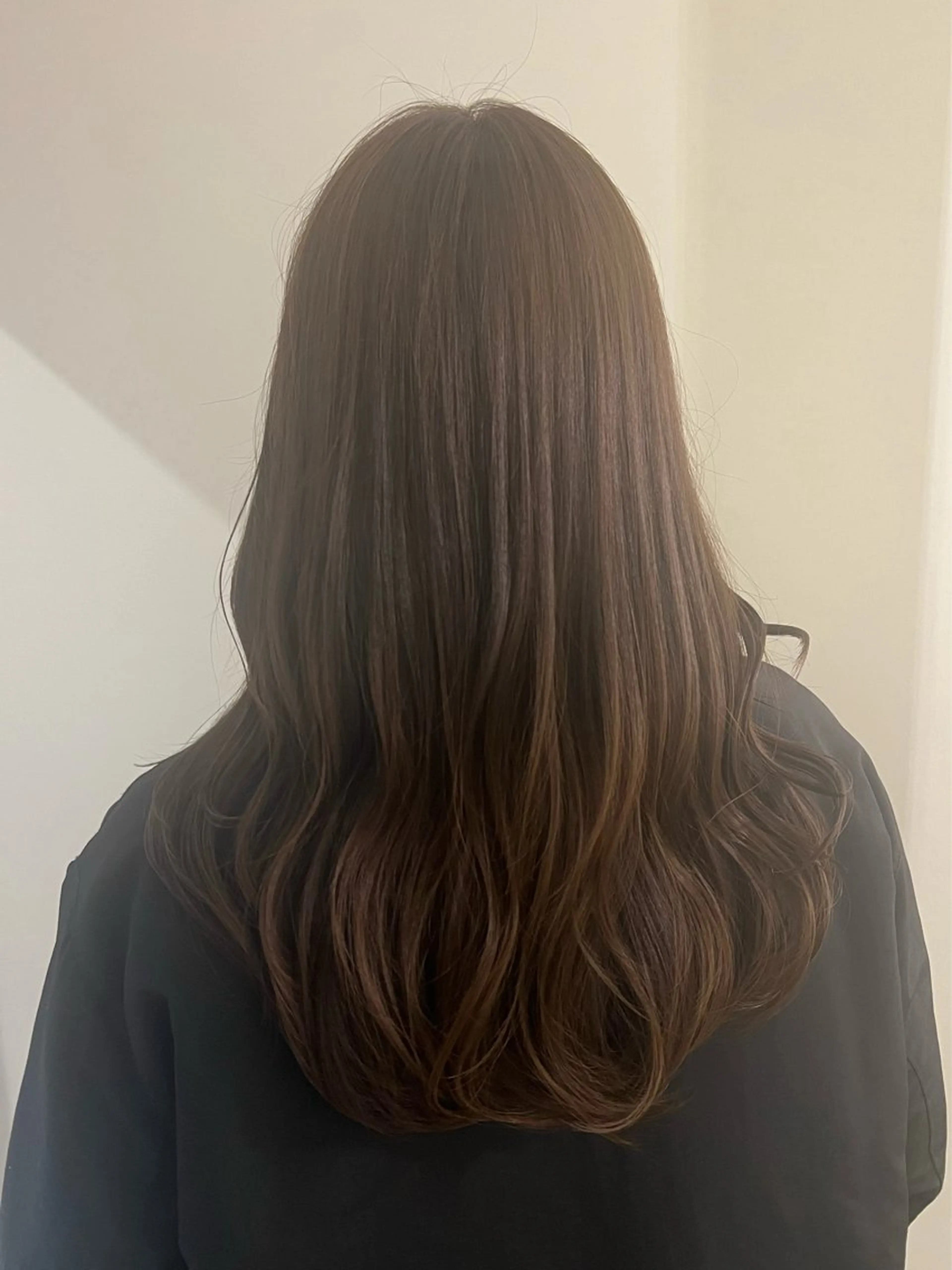 ロング カラー ベージュカラー ヘアカラー トリートメント 工藤 梨花のヘアスタイル