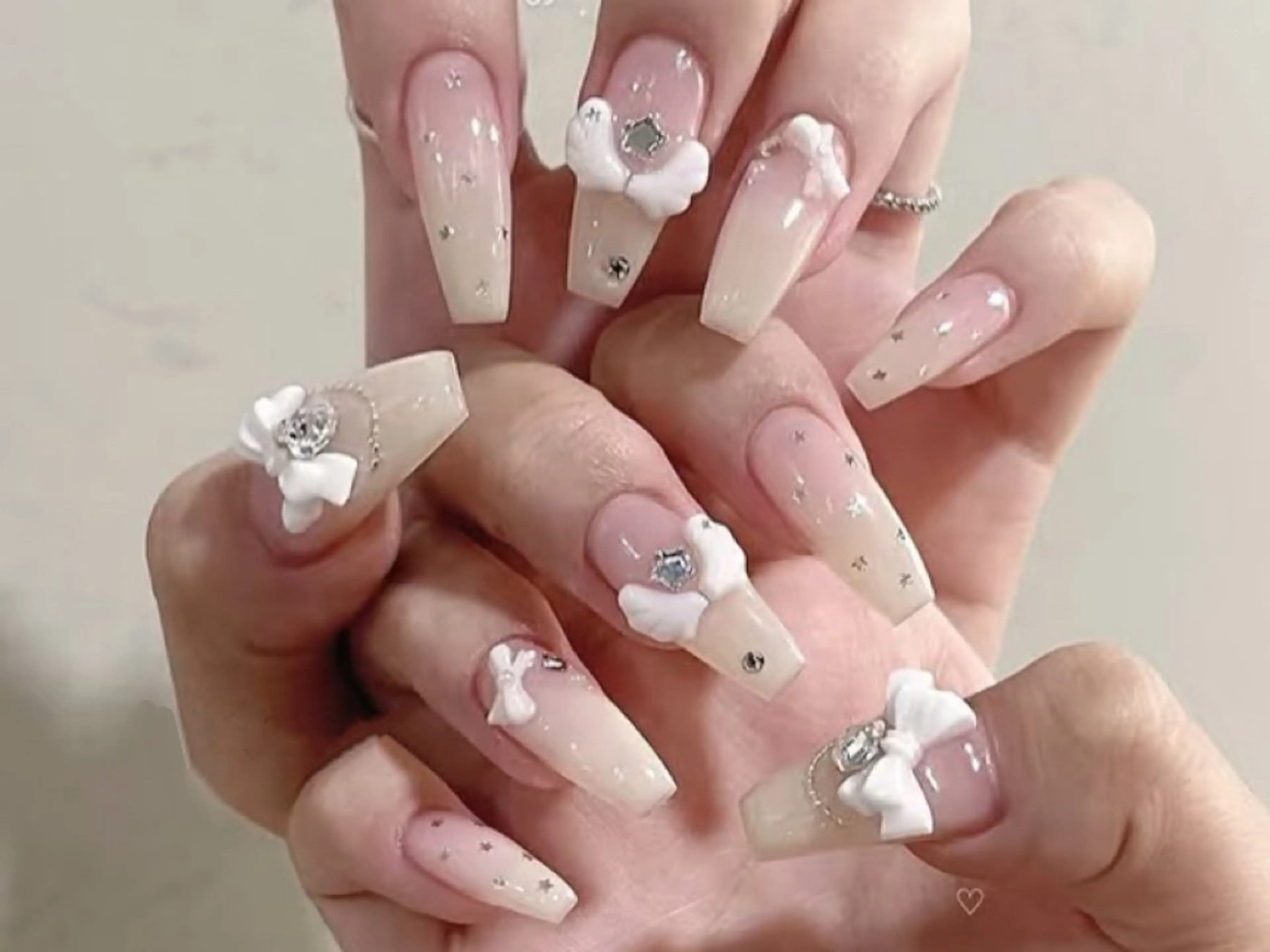 ネイル チークネイル フットネイル フレンチネイル ジェルネイル ガーリー ハンドネイル Liora ネイルサロン所属・Liora nail salonのネイルデザイン
