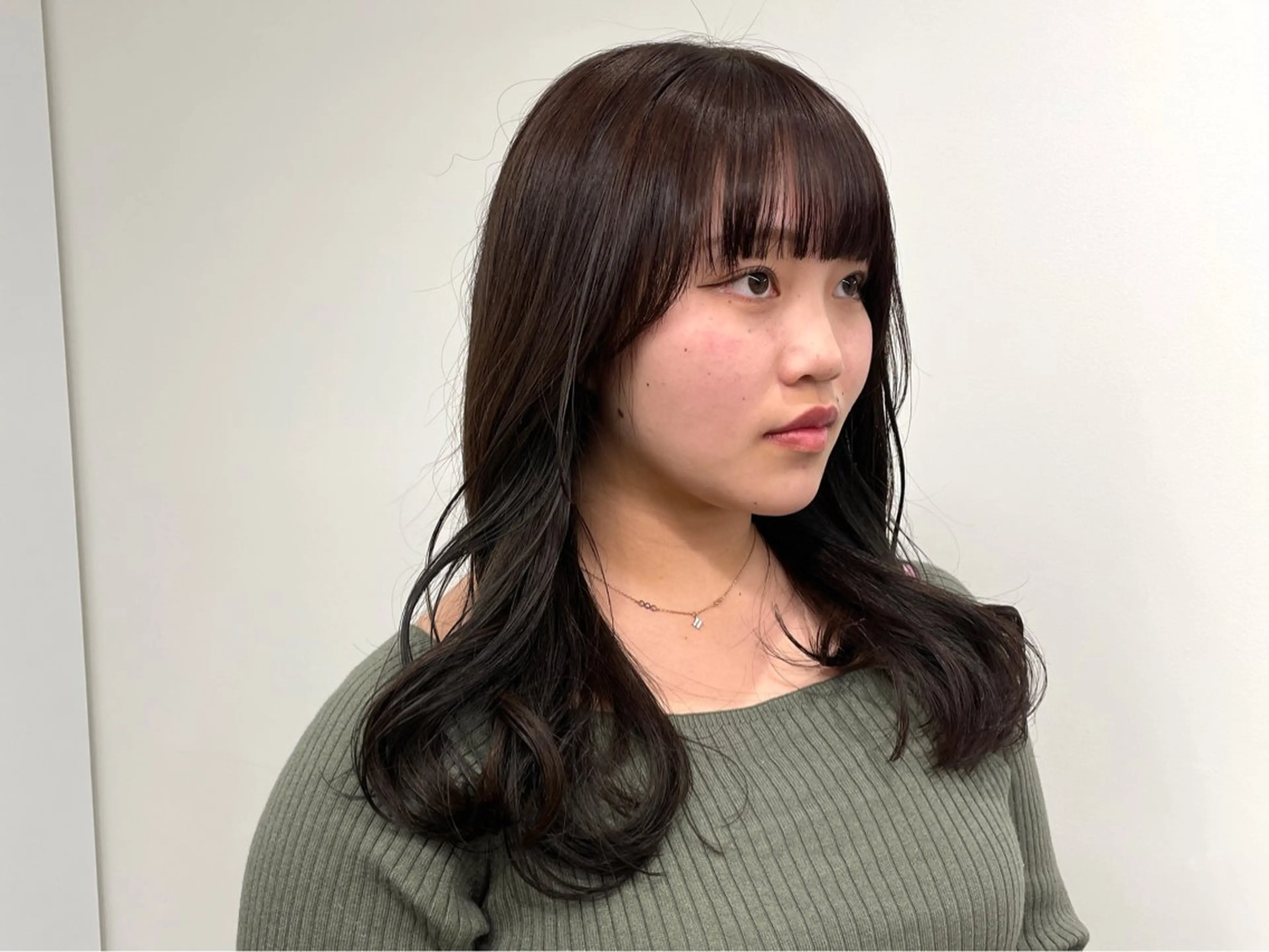 ロング カラー カット ヘアカラー トリートメント イヤリングカラー/ アレンジ/篠崎渚彩のヘアスタイル