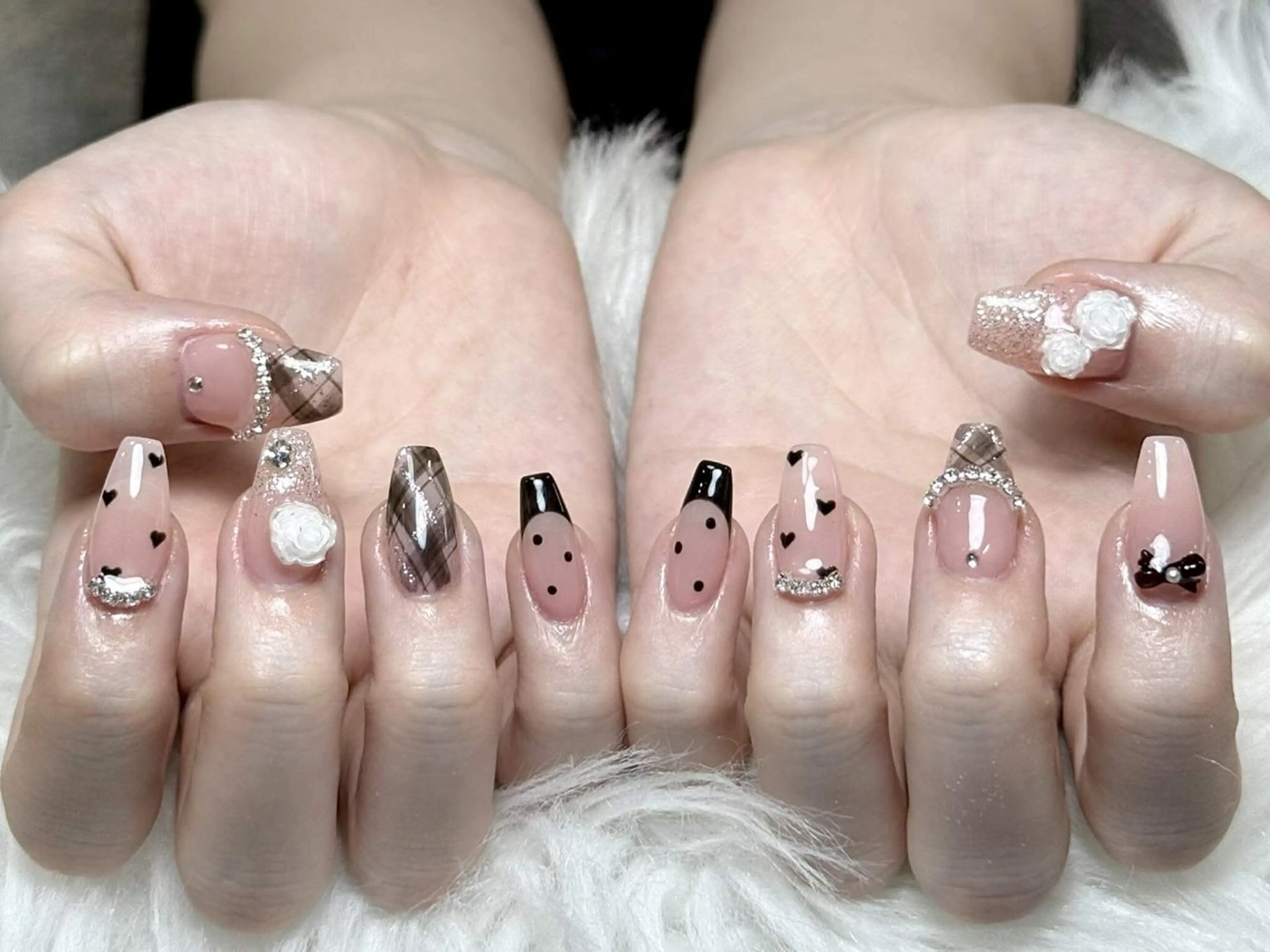 ネイル フレンチネイル ジェルネイル キラキラネイル 韓国ネイル マグネットネイル ハンドネイル Julli nail studio所属・Julli NailStudioのネイルデザイン