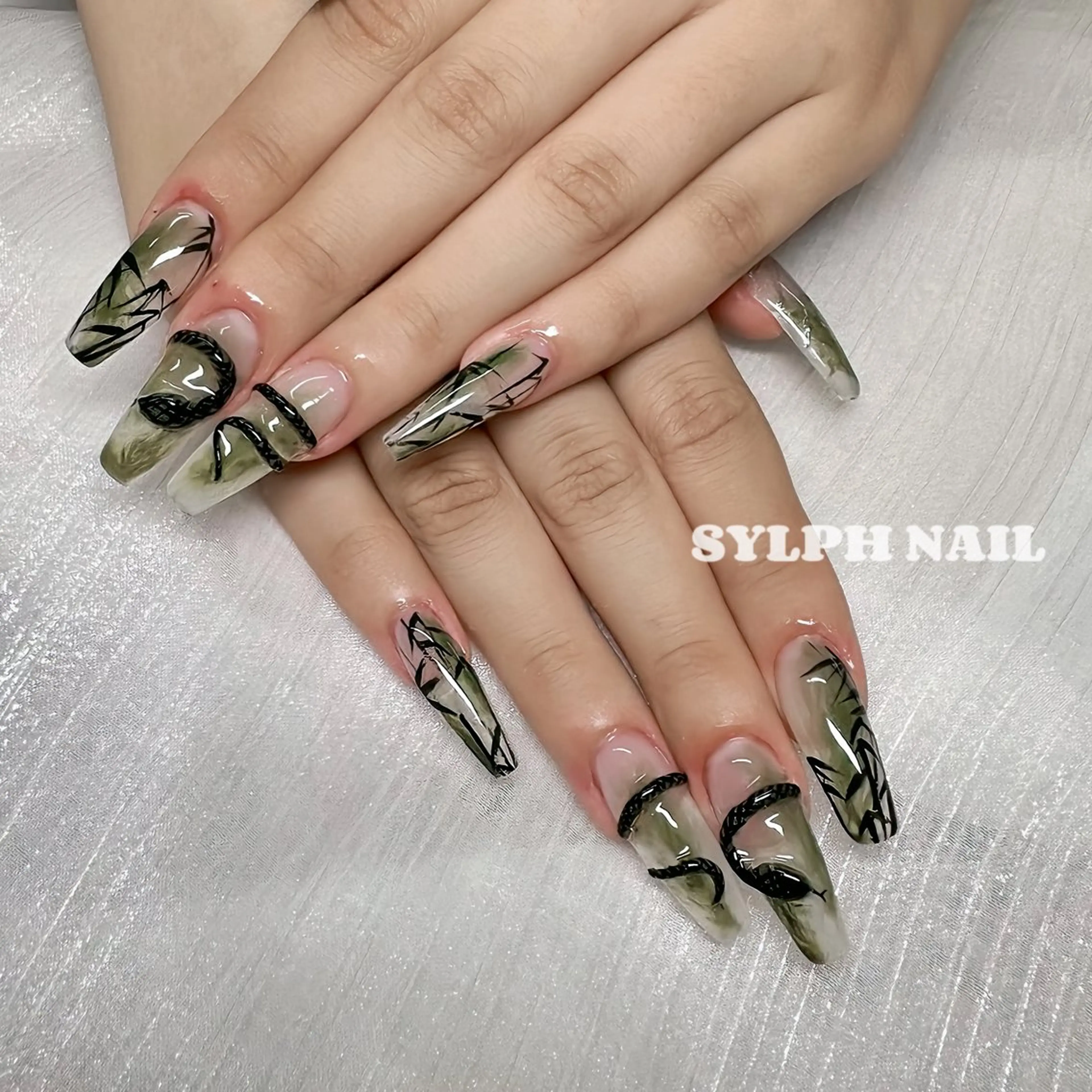 ネイル ハンドネイル Trend Nail シルフのネイルデザイン