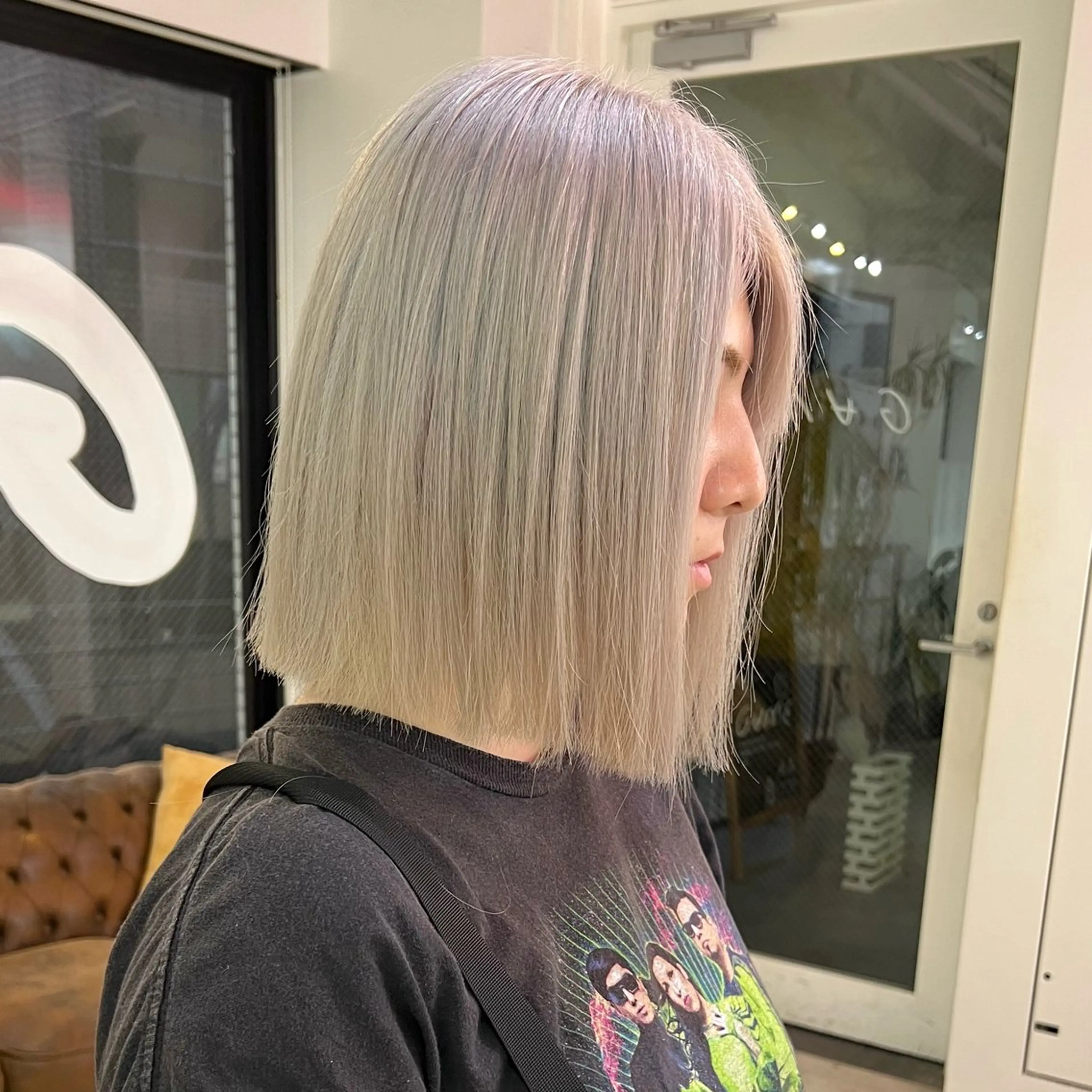 ショート カラー パーマ ヘアアレンジ カット ヘアカラー 🧨ブリーチー×ボブ レイヤー💎じゅえるのヘアスタイル