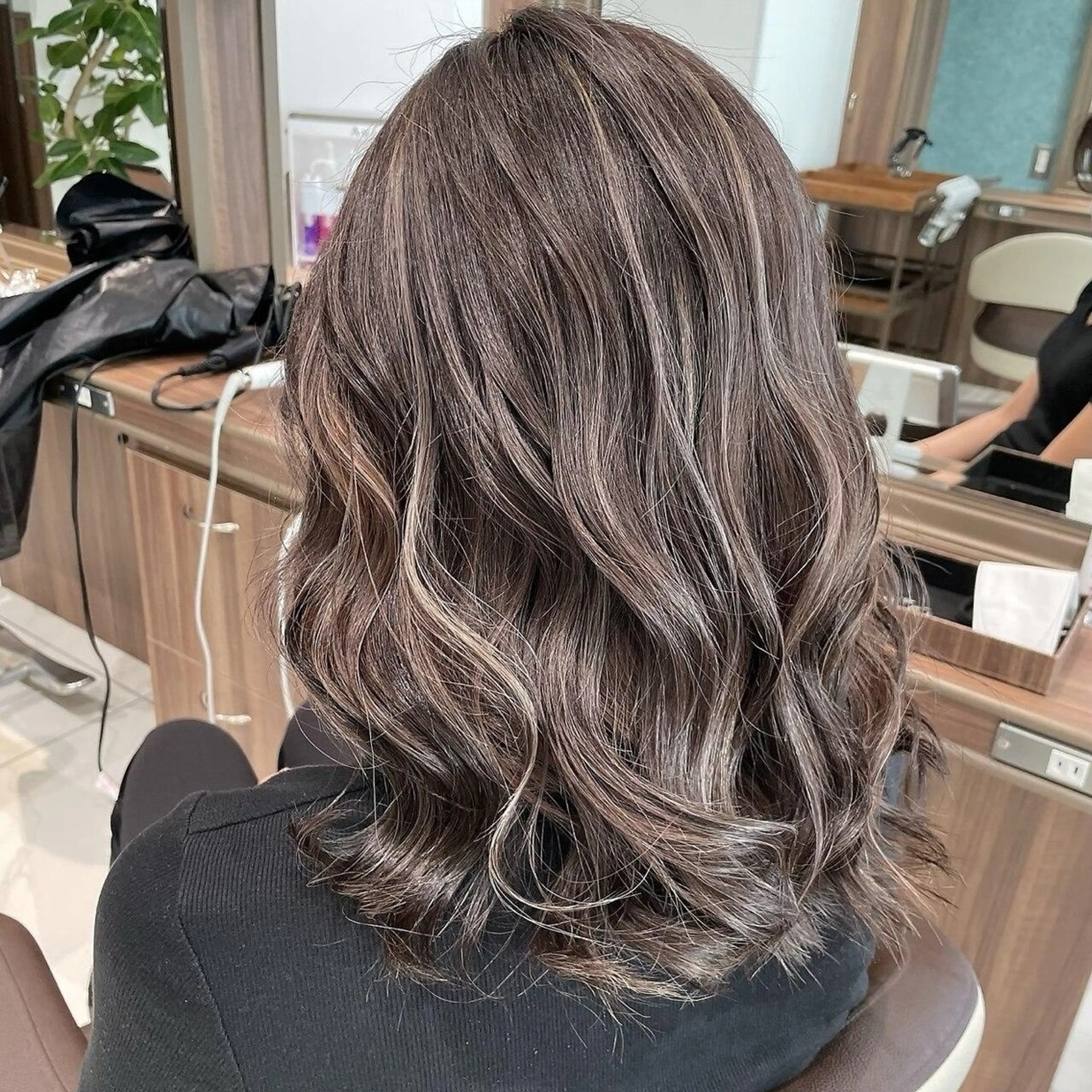 ロング ハイライト ヘアカラー トリートメント 顔周り特化/韓国ヘア /レイヤー/琉冴のヘアスタイル