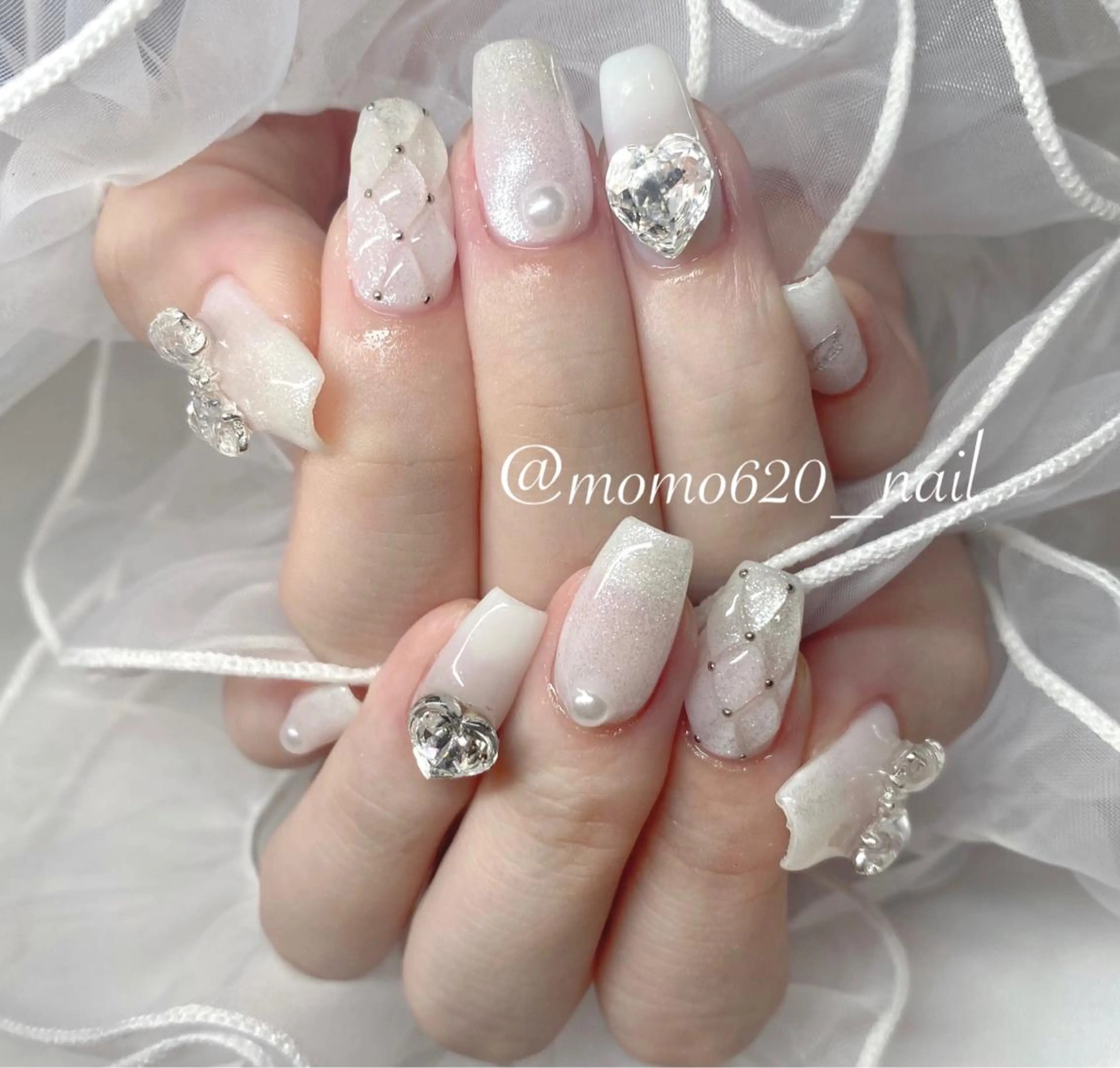 ネイル ホワイト nailsalon moca 堀江店所属・moca堀江店 momokaのネイルデザイン