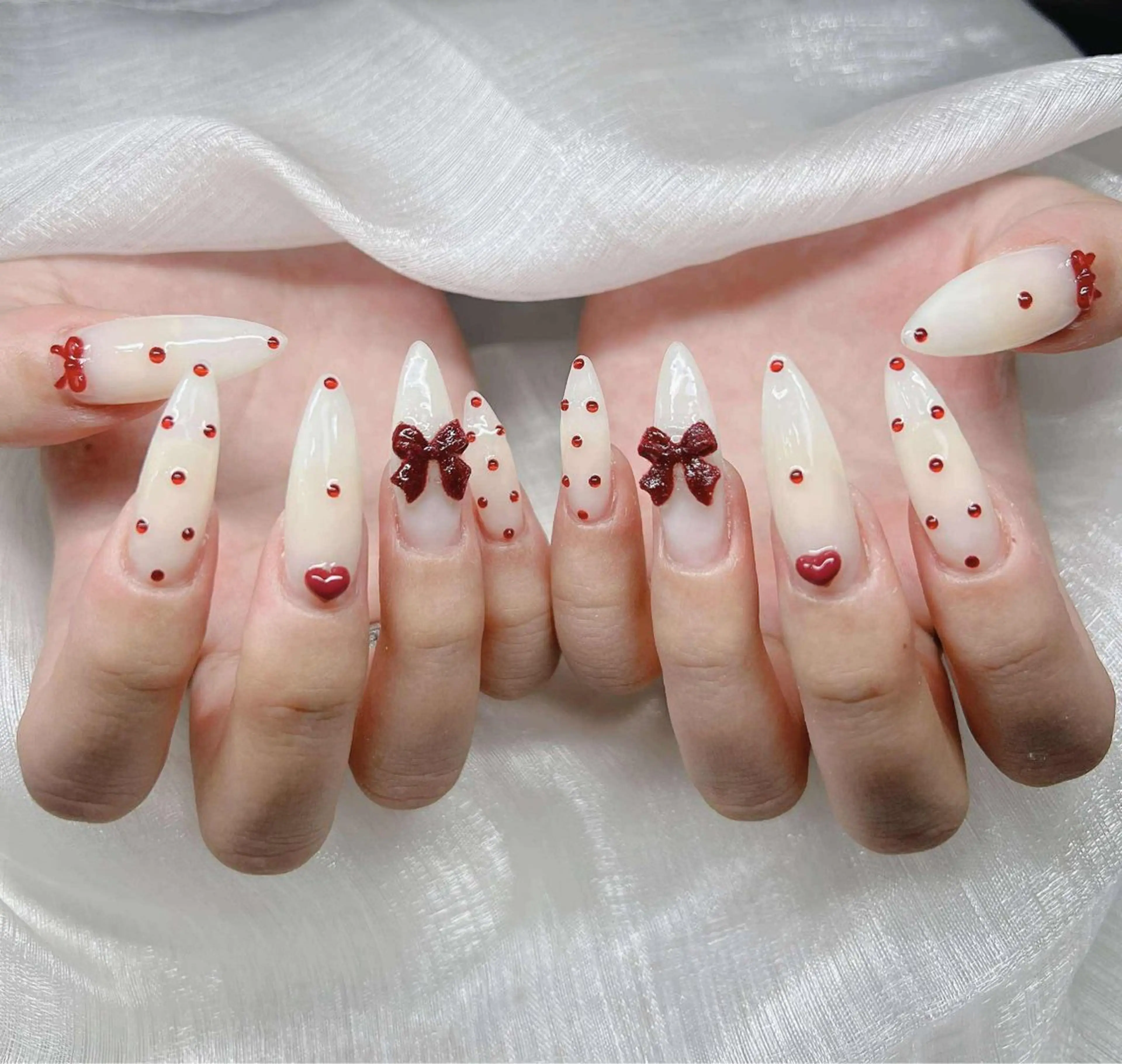 ネイル 長さ出し グラデーション 卒業式 キラキラネイル マグネットネイル ハンドネイル Lee Nailsのネイルデザイン