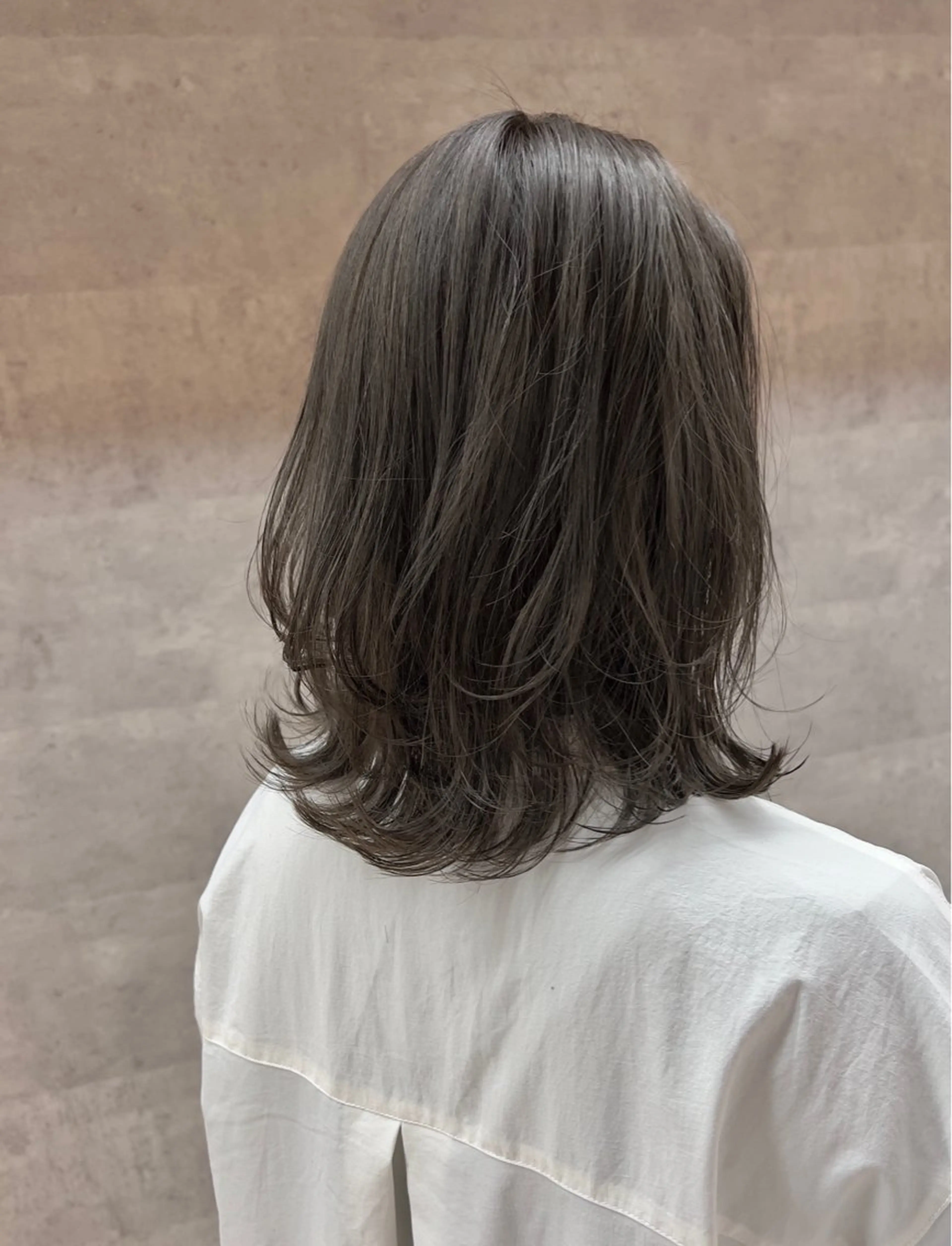 ミディアム カラー カット ヘアカラー トリートメント _WHITE 若狭のヘアスタイル