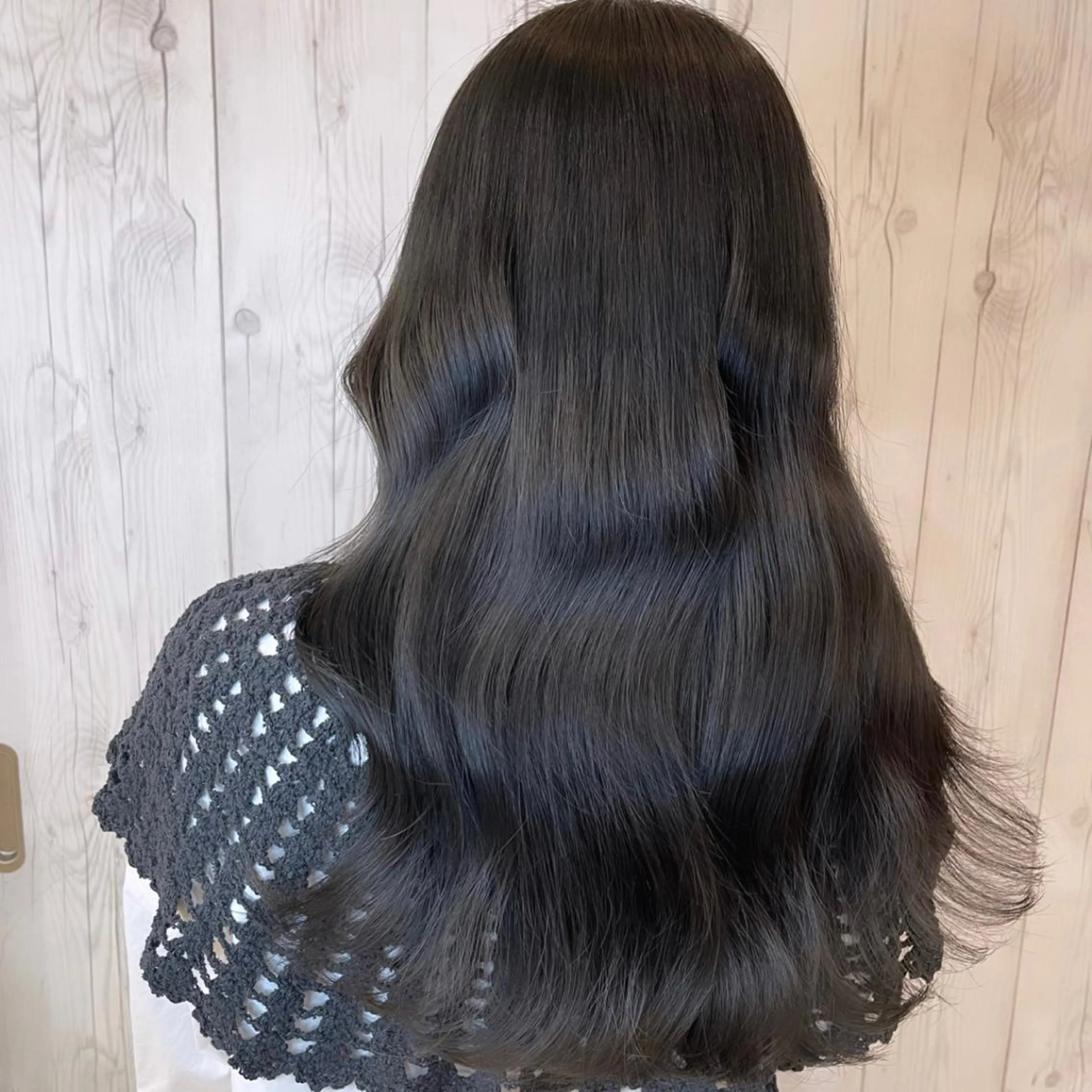 カラー アッシュ アッシュブラック 黒髪 カット ヘアカラー 名古屋のピンク好き かずくん🦩のヘアスタイル