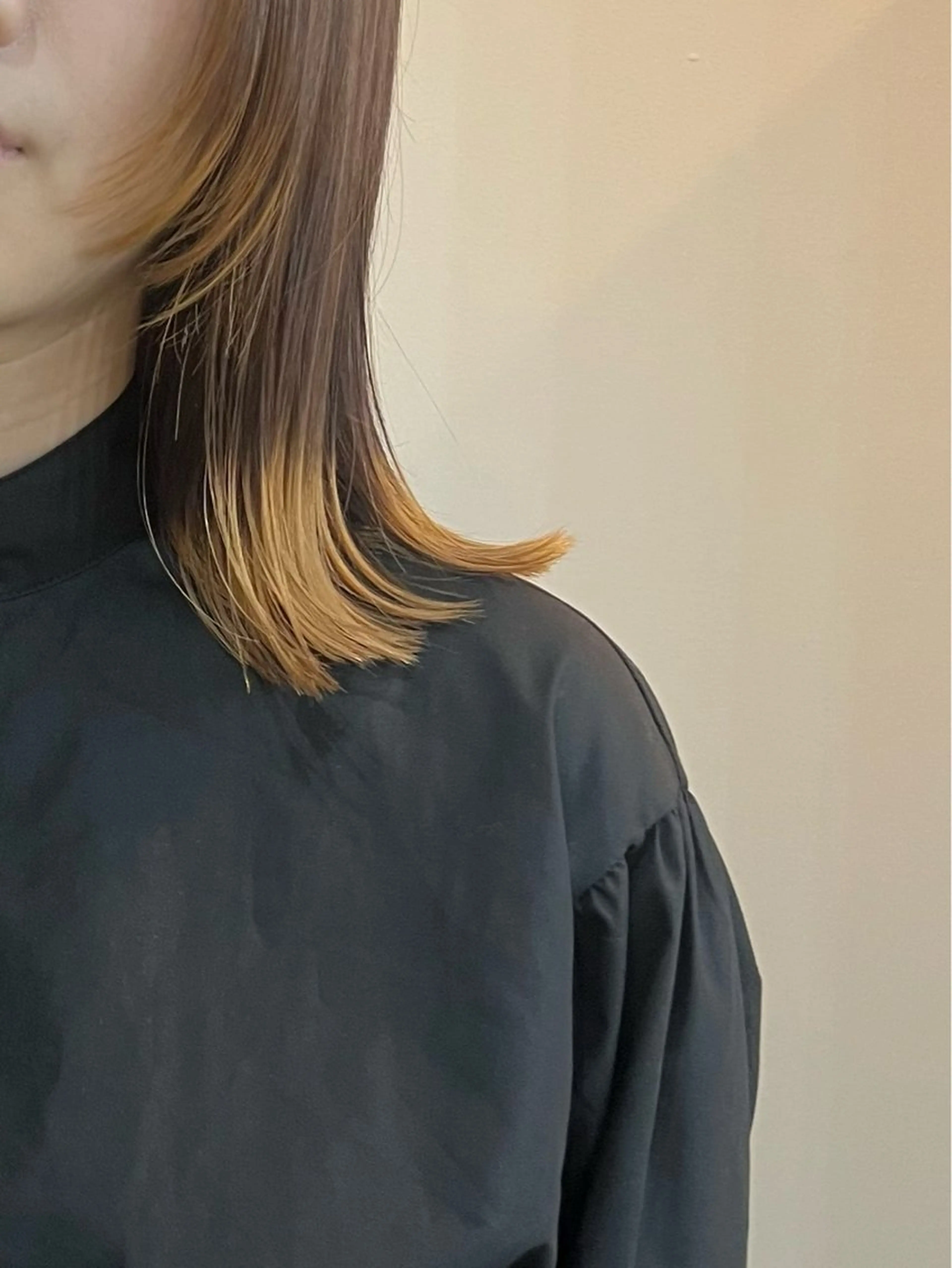 ミディアム カラー ベージュカラー 切りっぱなしボブ/ ブリーチカラー/大塚のヘアスタイル