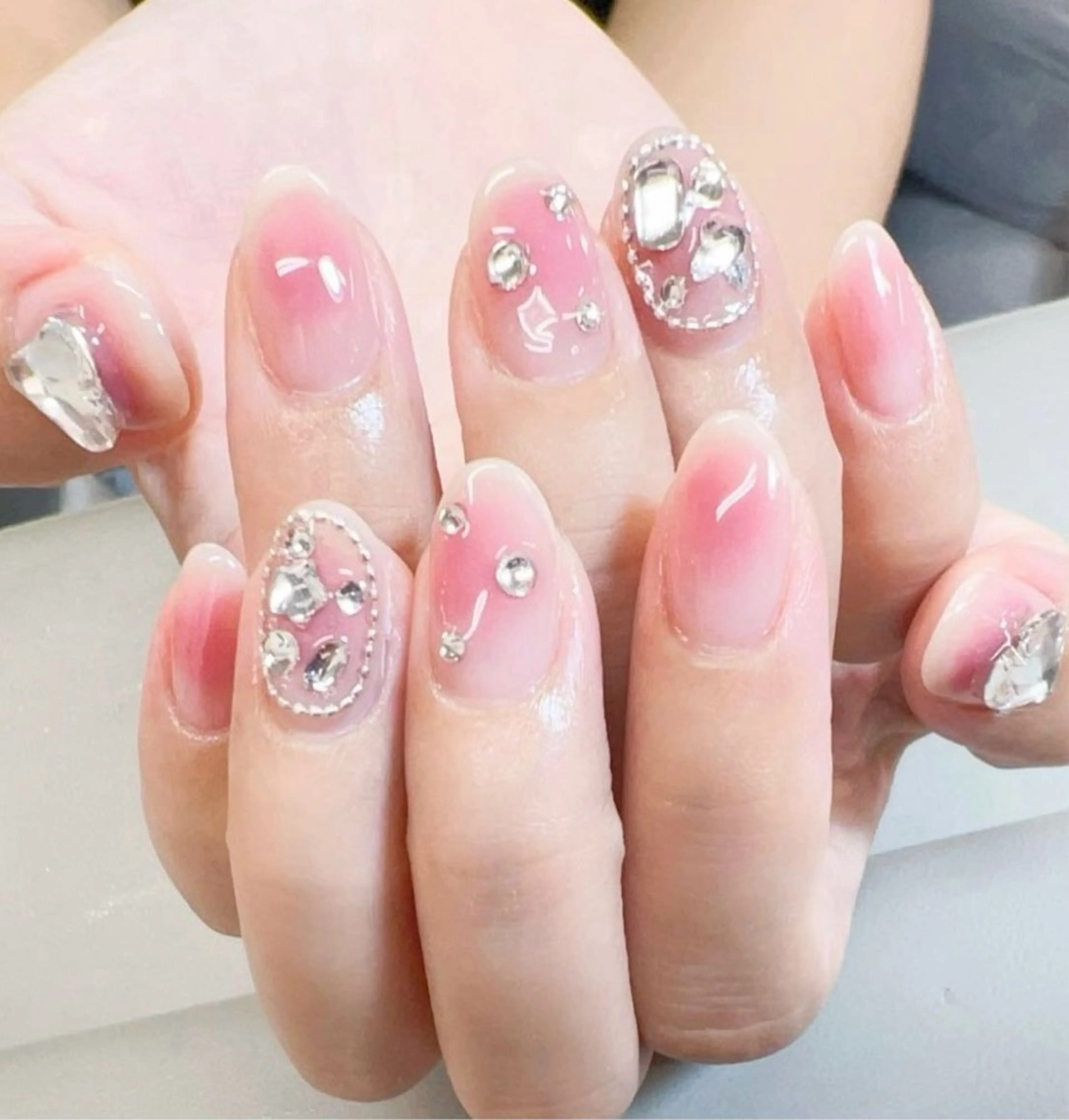 ネイル 持ち込み 佐藤 依娜のネイルデザイン