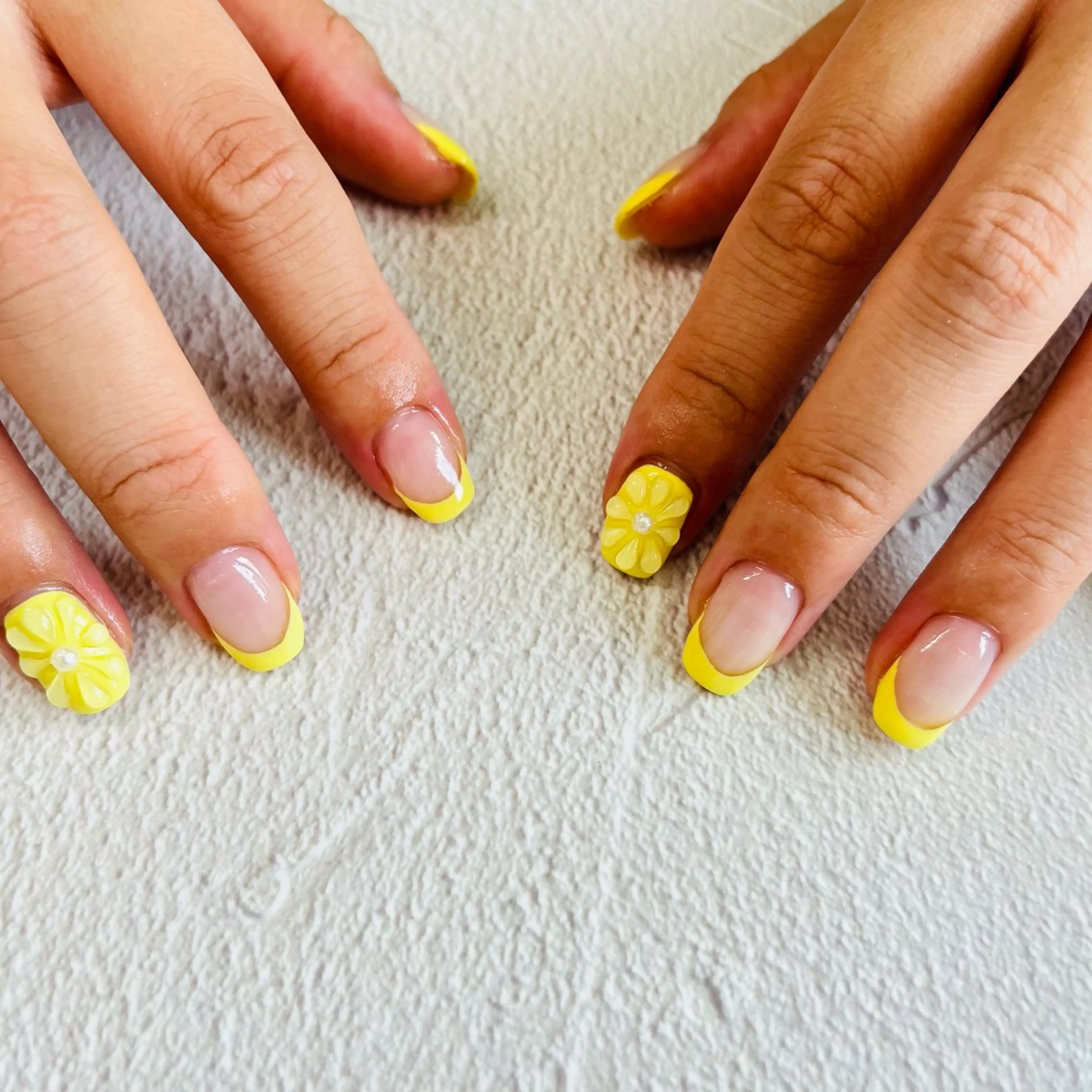 ネイル フレンチネイル パステルネイル 黄色 ハンドネイル Briwa✨nail 💅enoi ❤︎のネイルデザイン
