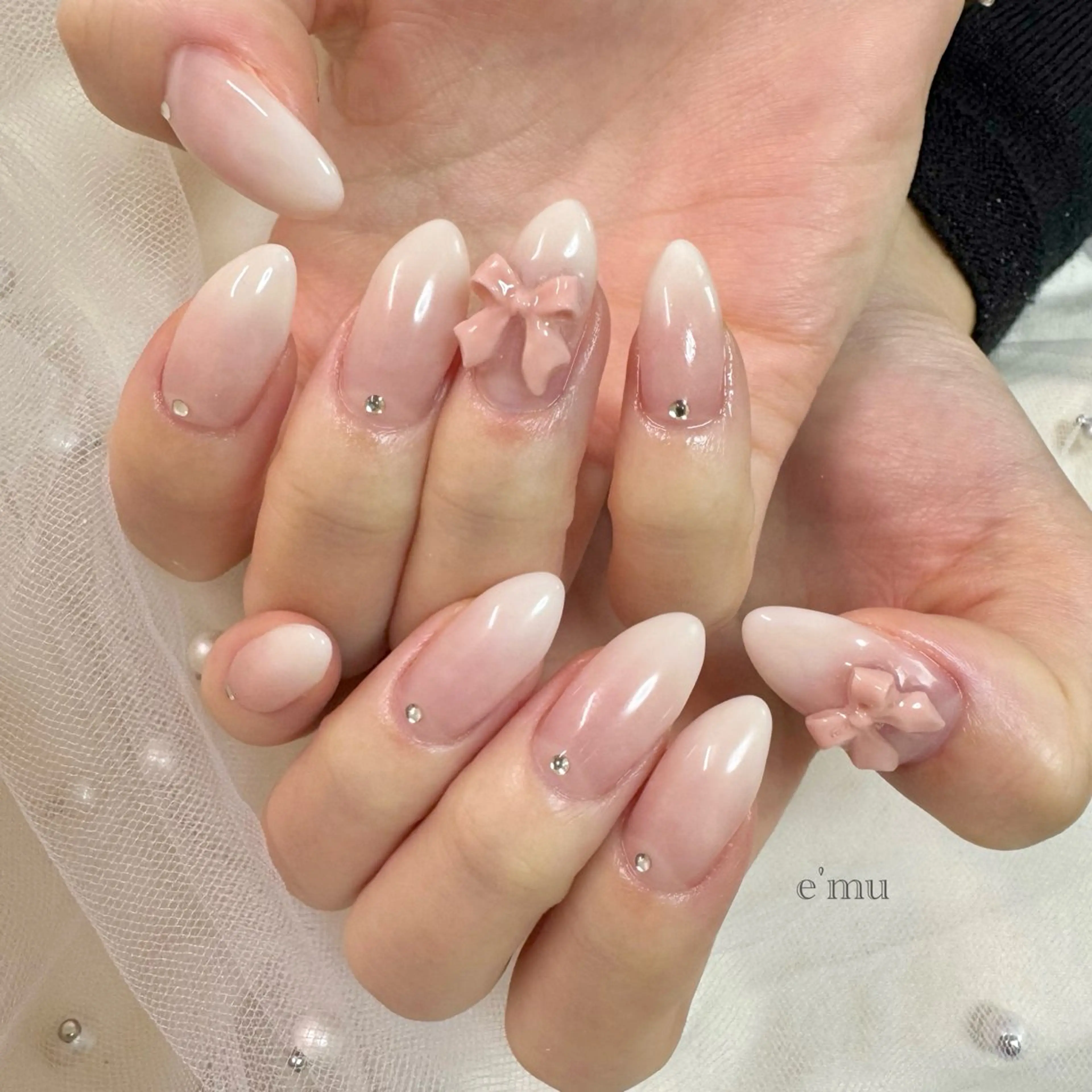 ネイル ガーリー ハンドネイル nail salon e'mu💐のネイルデザイン