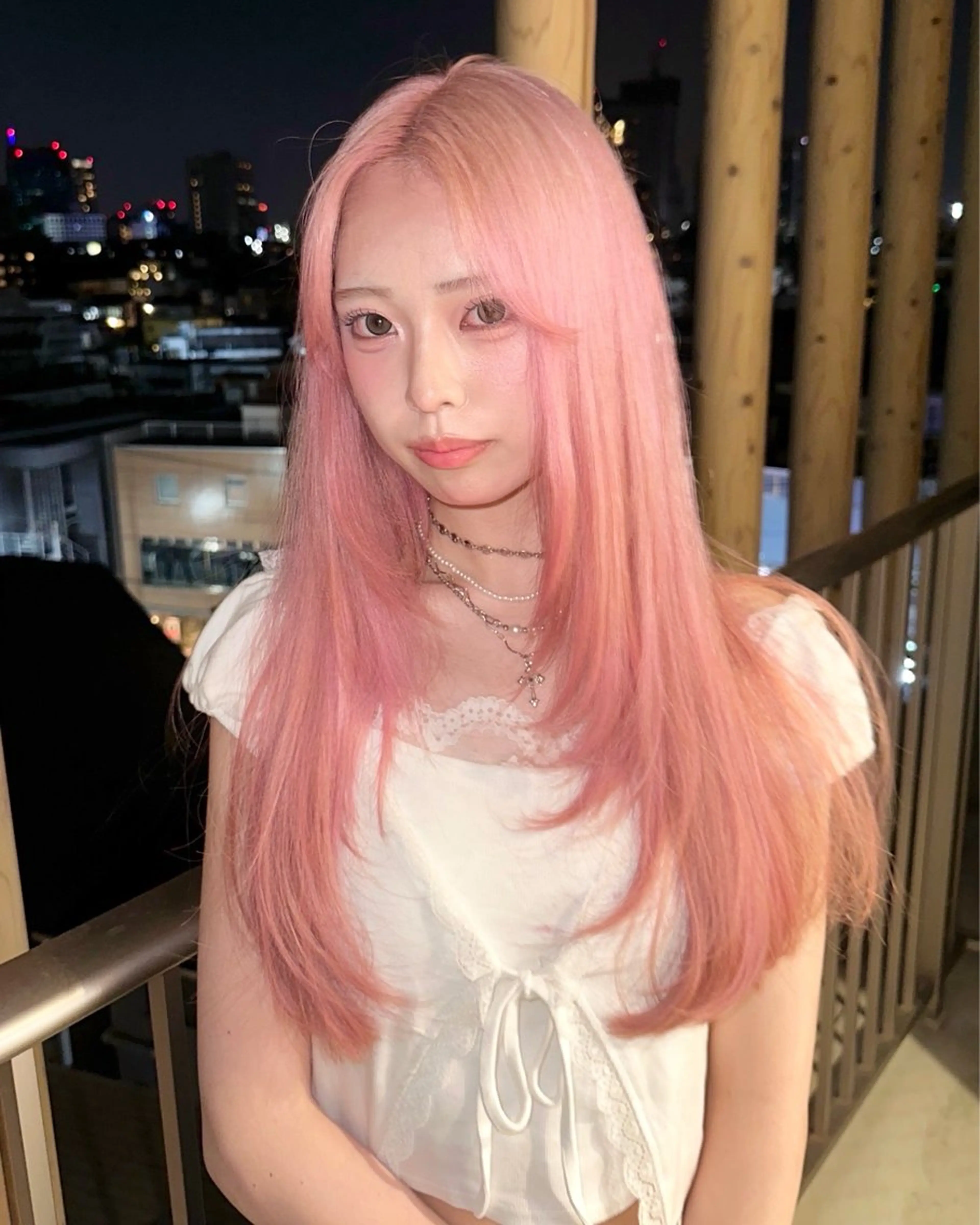 ミディアム レイヤーカット ヘアカラー MONIQA原宿所属・24時間受付🌈ブリ ーチ特化RYUTOのヘアスタイル