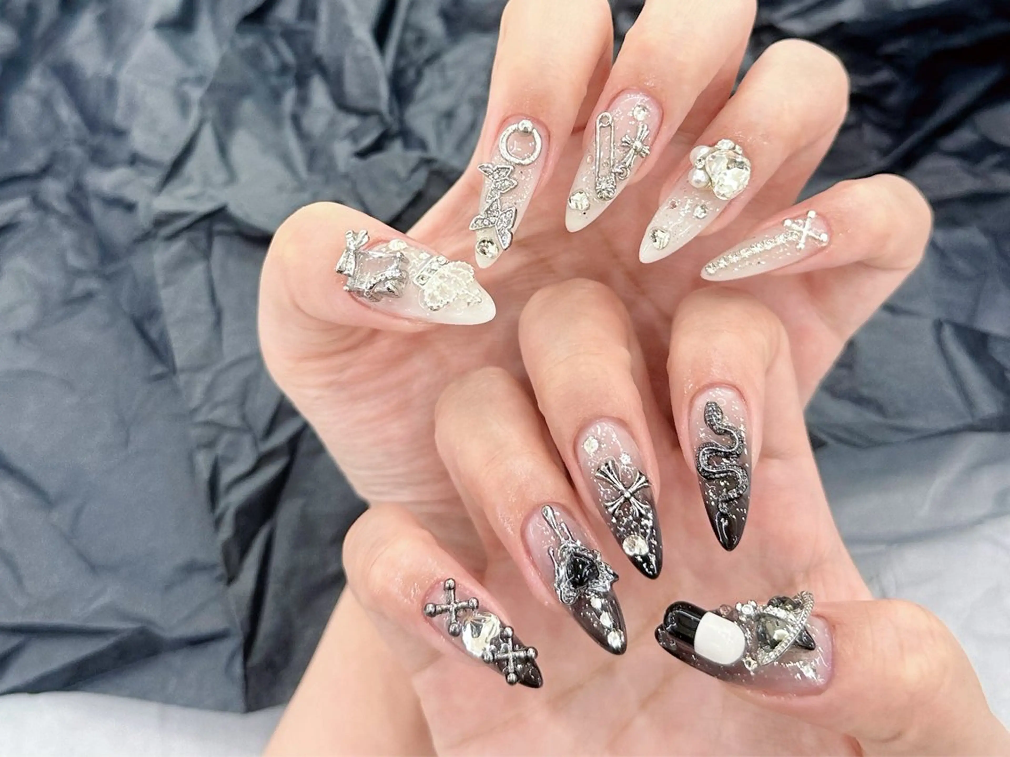 ロング ハンドネイル Echo Nail Salonのネイルデザイン