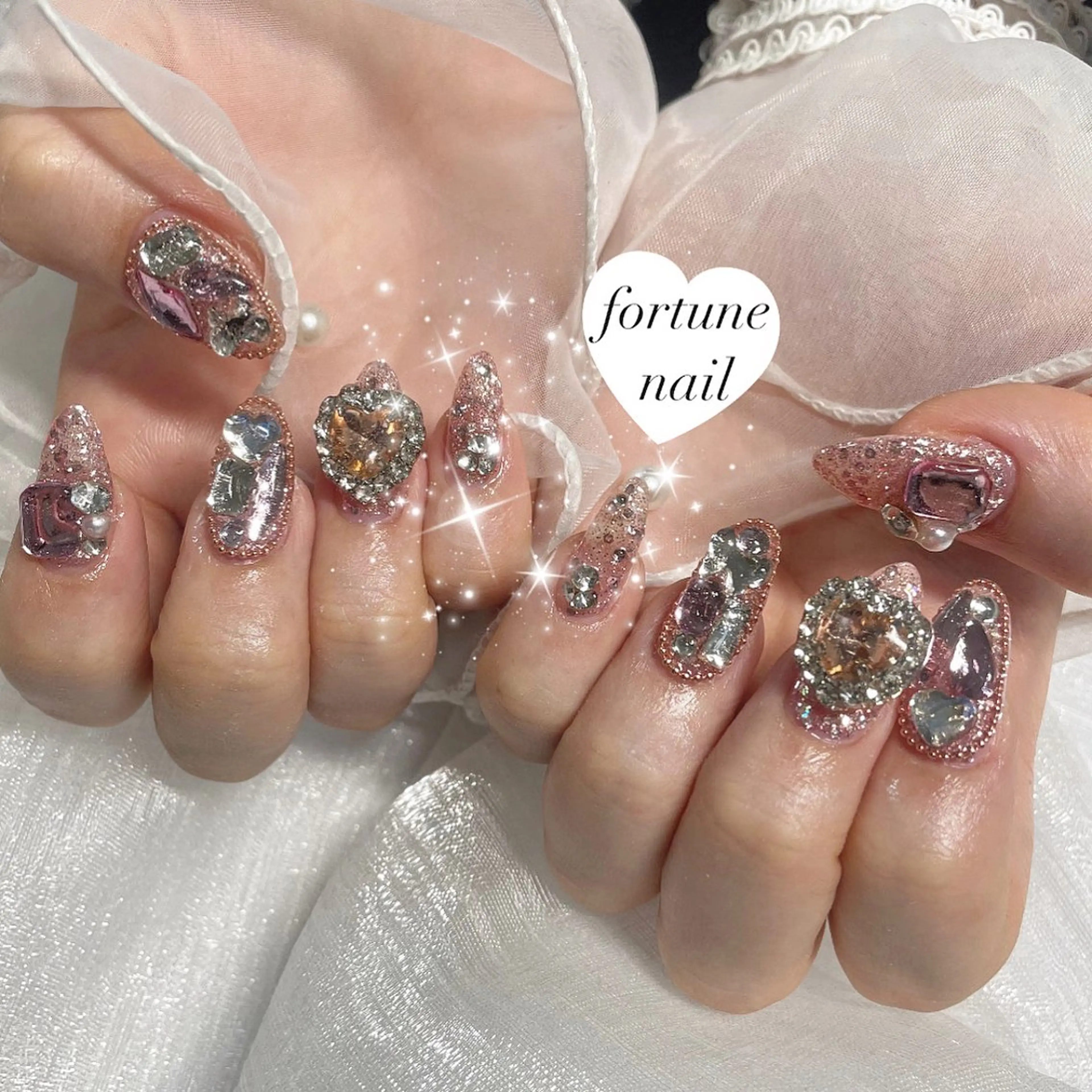 ネイル キラキラネイル ワンホンネイル ハンドネイル 💎saori 💎のネイルデザイン