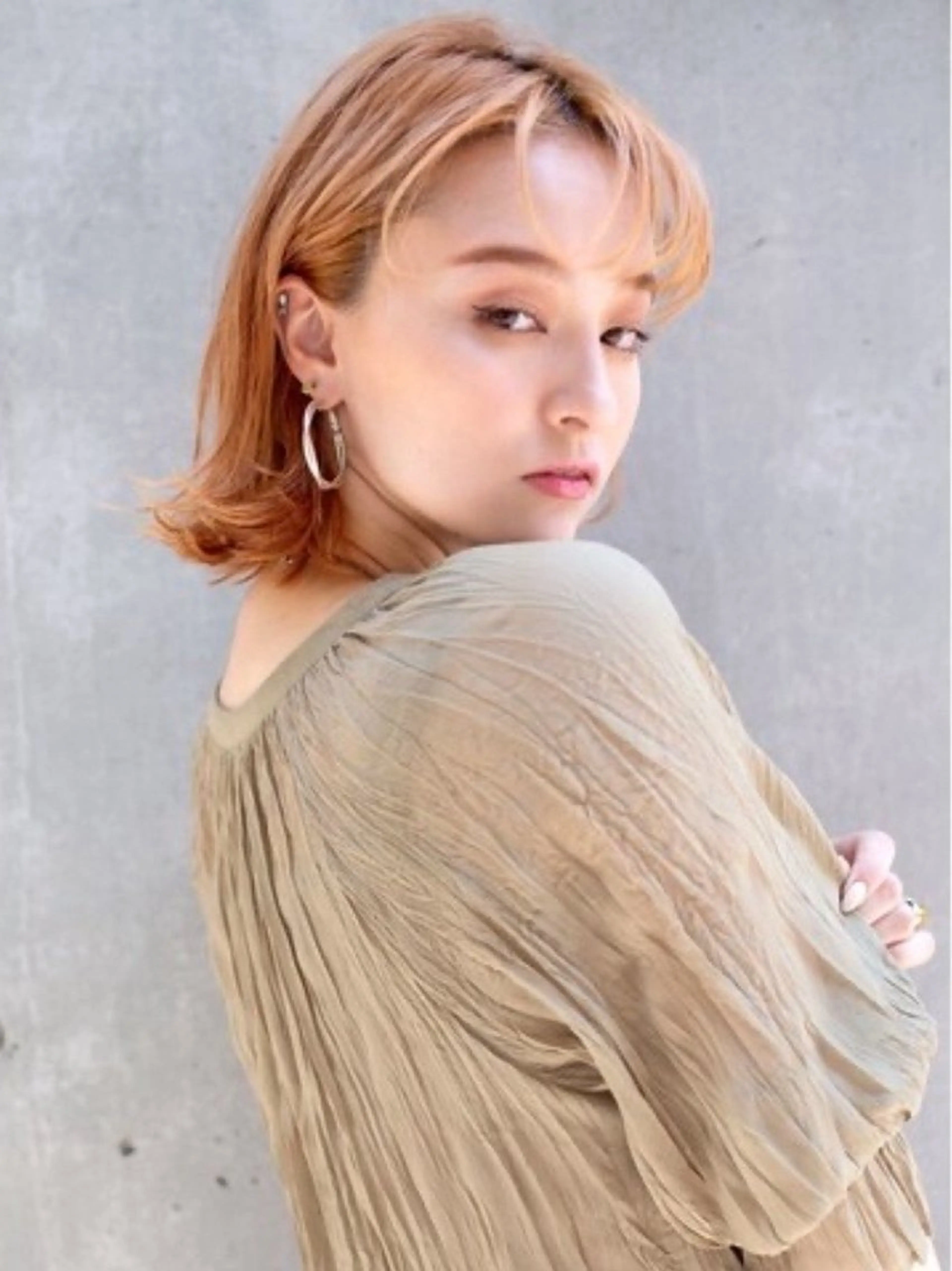 ミディアム カラー ブリーチ 透明感カラー トリートメント 本多 光樹のヘアスタイル
