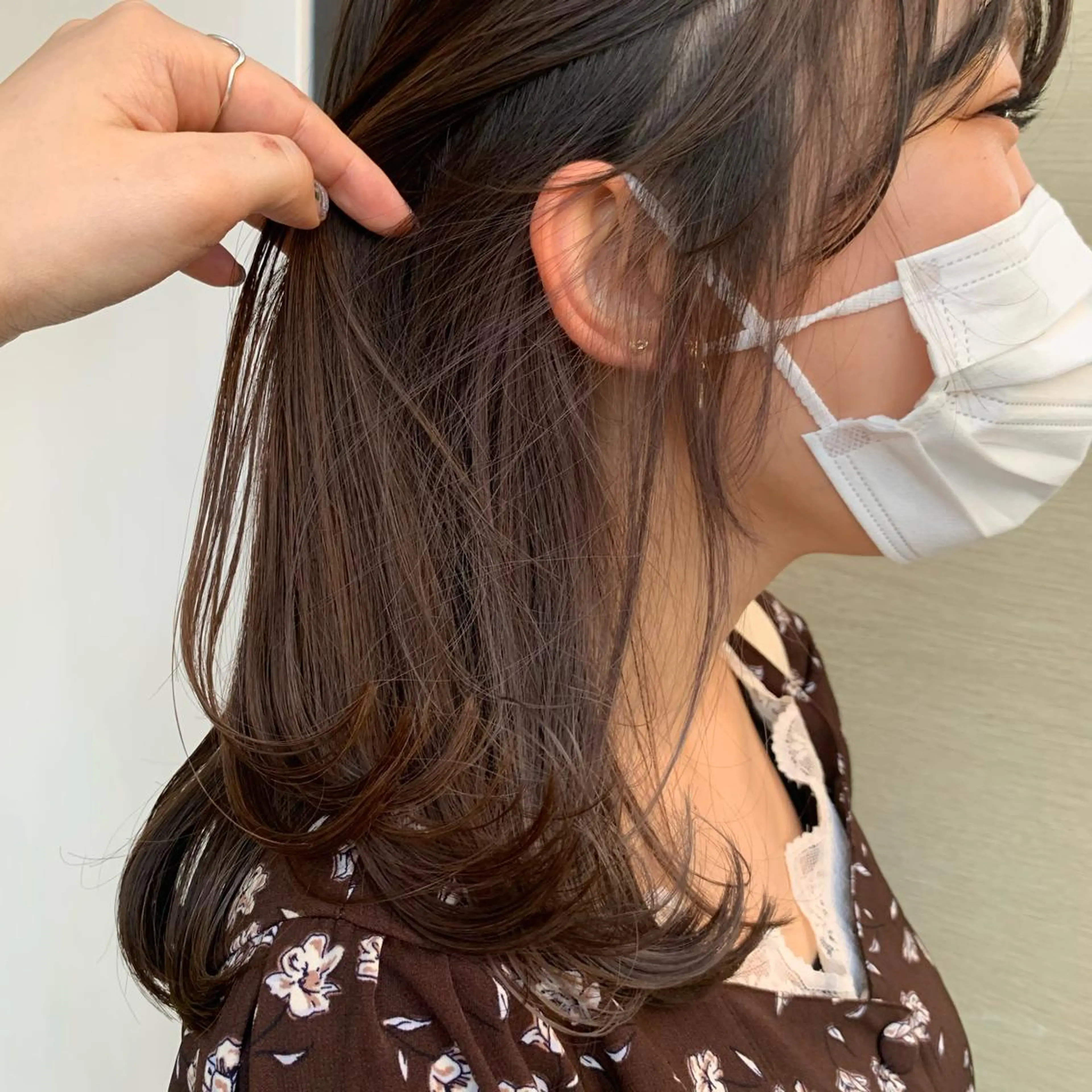 セミロング カラー グレージュ インナーカラー ヘアカラー ウスイ ハルカのヘアスタイル