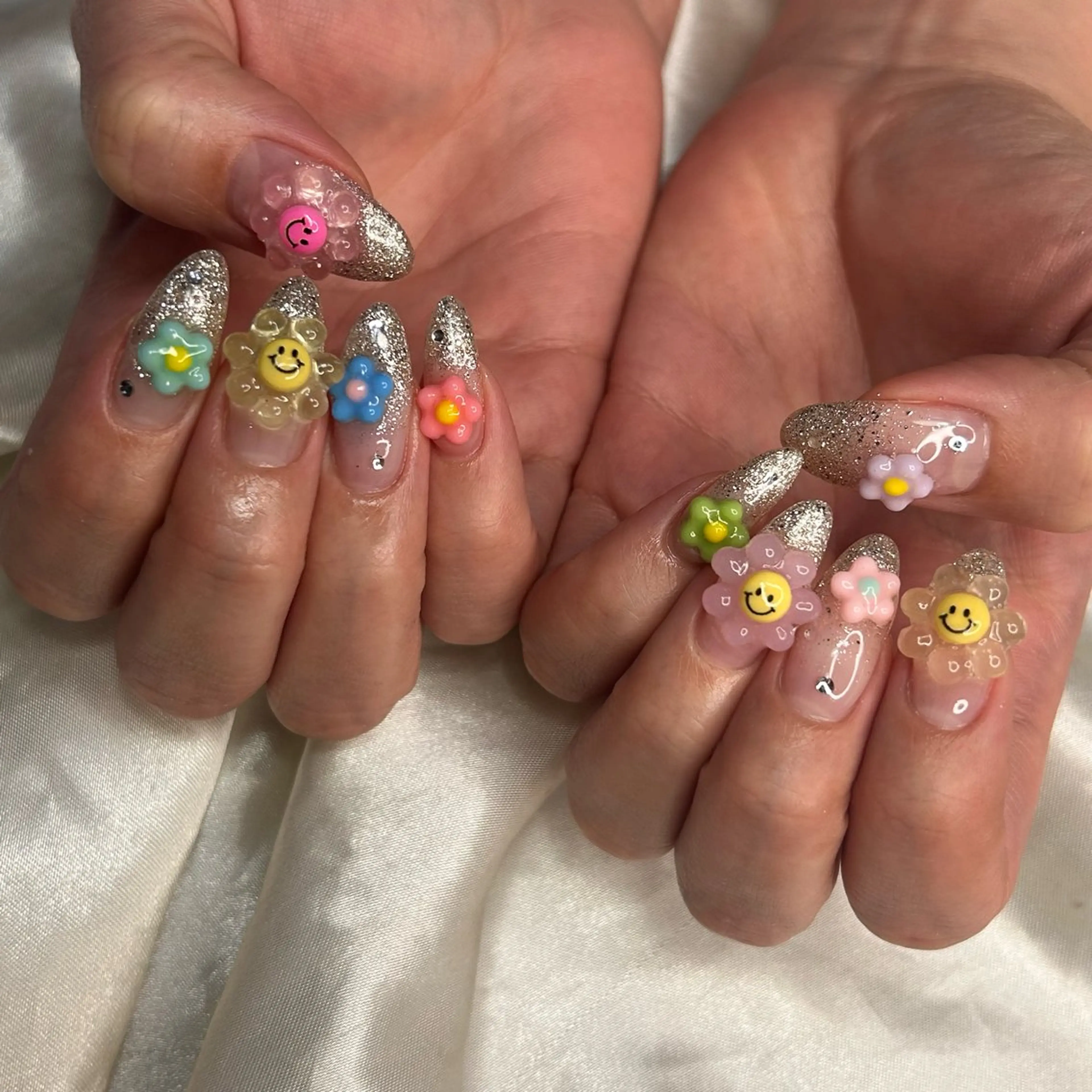 ネイル ハンドネイル 西岡 杏のネイルデザイン