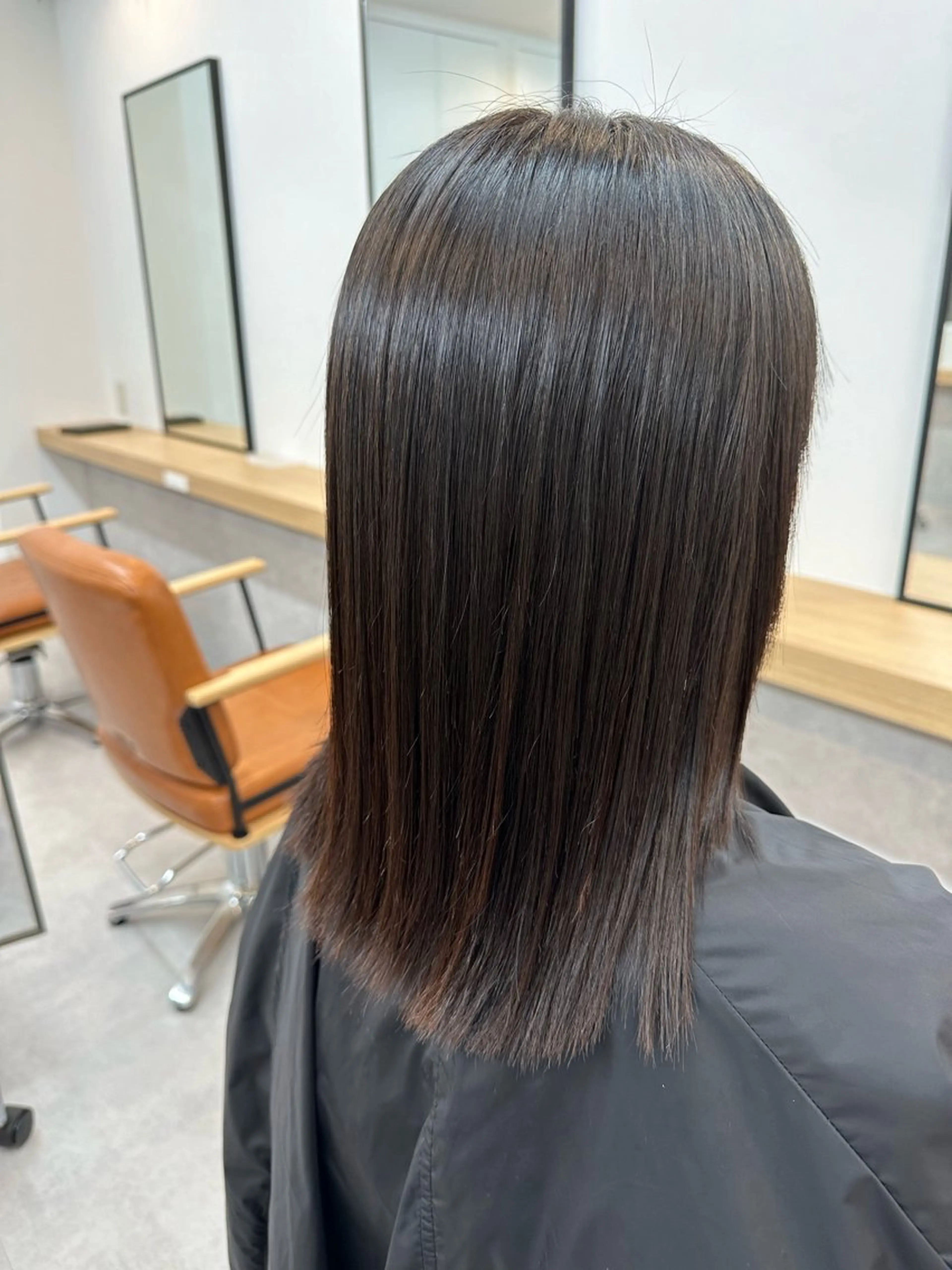 ミディアム 酸性ストレート グランジュ京橋店所属・石田 頌のヘアスタイル