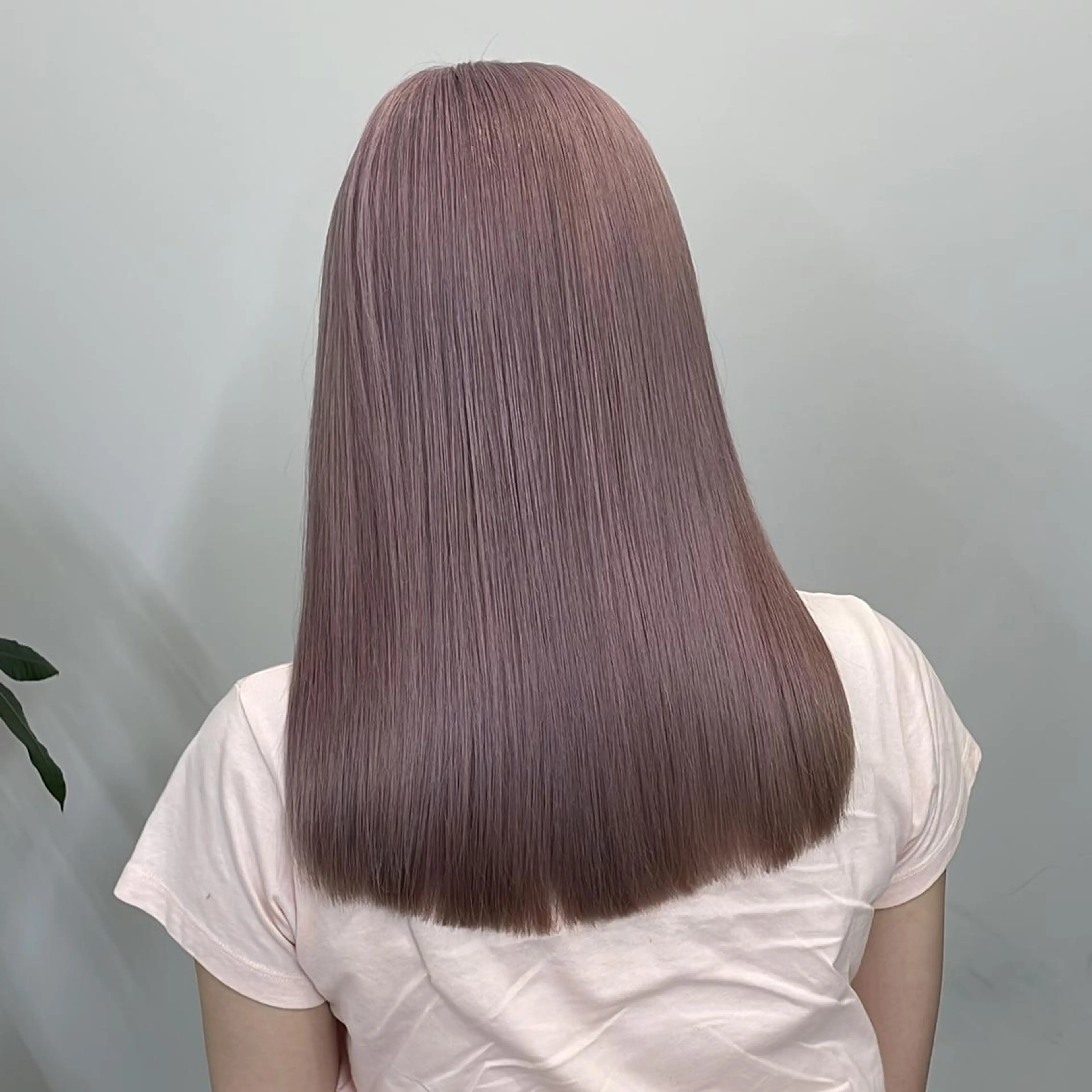 ロング パーマ カラー メンズ キッズ ヘアアレンジ ネイル マツエク・マツパ アイブロウ メンズバレイヤージュ メンズブリーチ フェードカット メンズハイライト メンズハイトーン 髪質改善🇰🇷 レイヤーカット/梅田のヘアスタイル