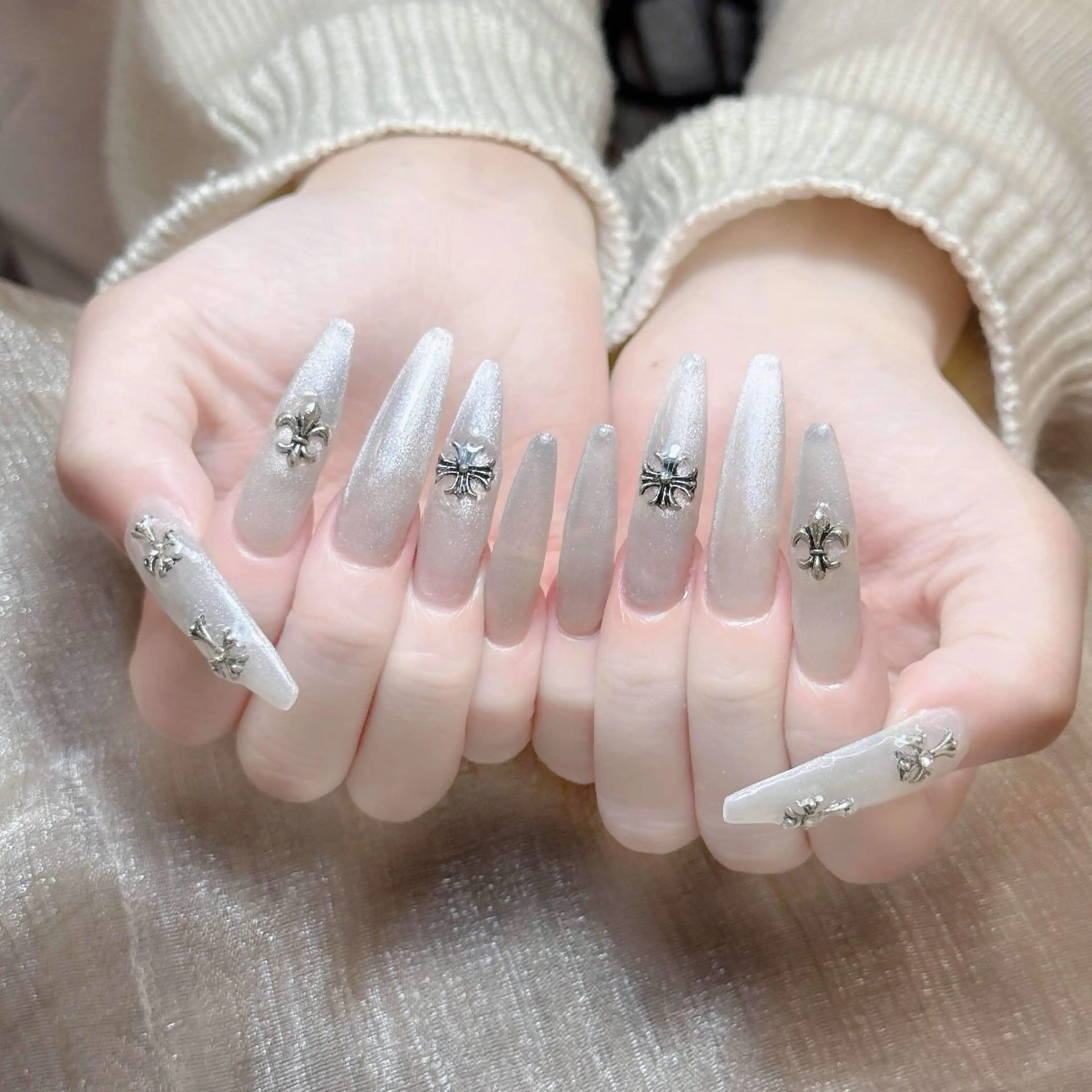 ネイル チークネイル フレンチネイル ジェルネイル ガラスフレンチ 韓国ネイル ハンドネイル ハンドケア Anh Nail 歌舞伎町のネイルデザイン