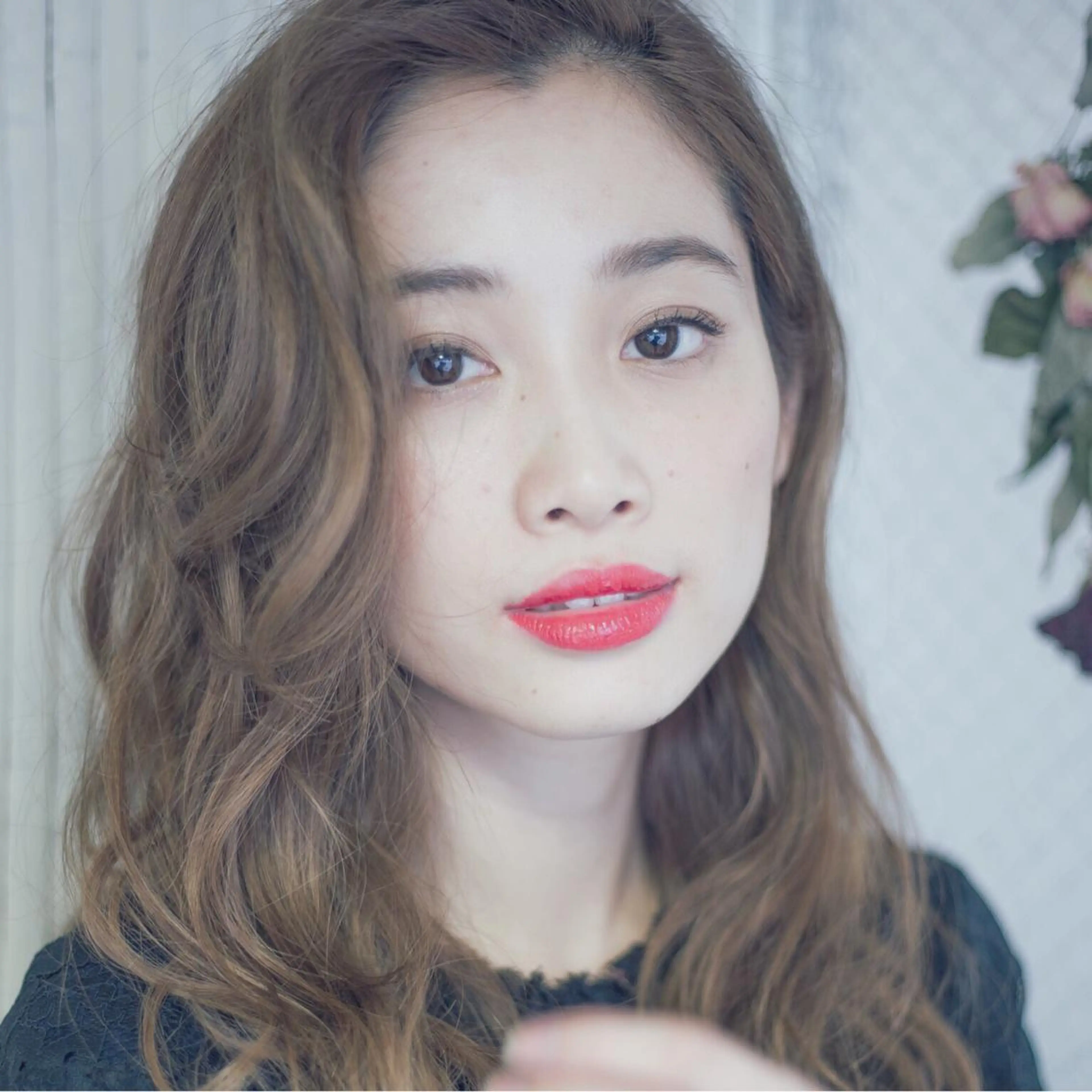 ロング カラー パーマ ヘアアレンジ 推し活専用 【派手髪】飯野ゆかりのヘアスタイル