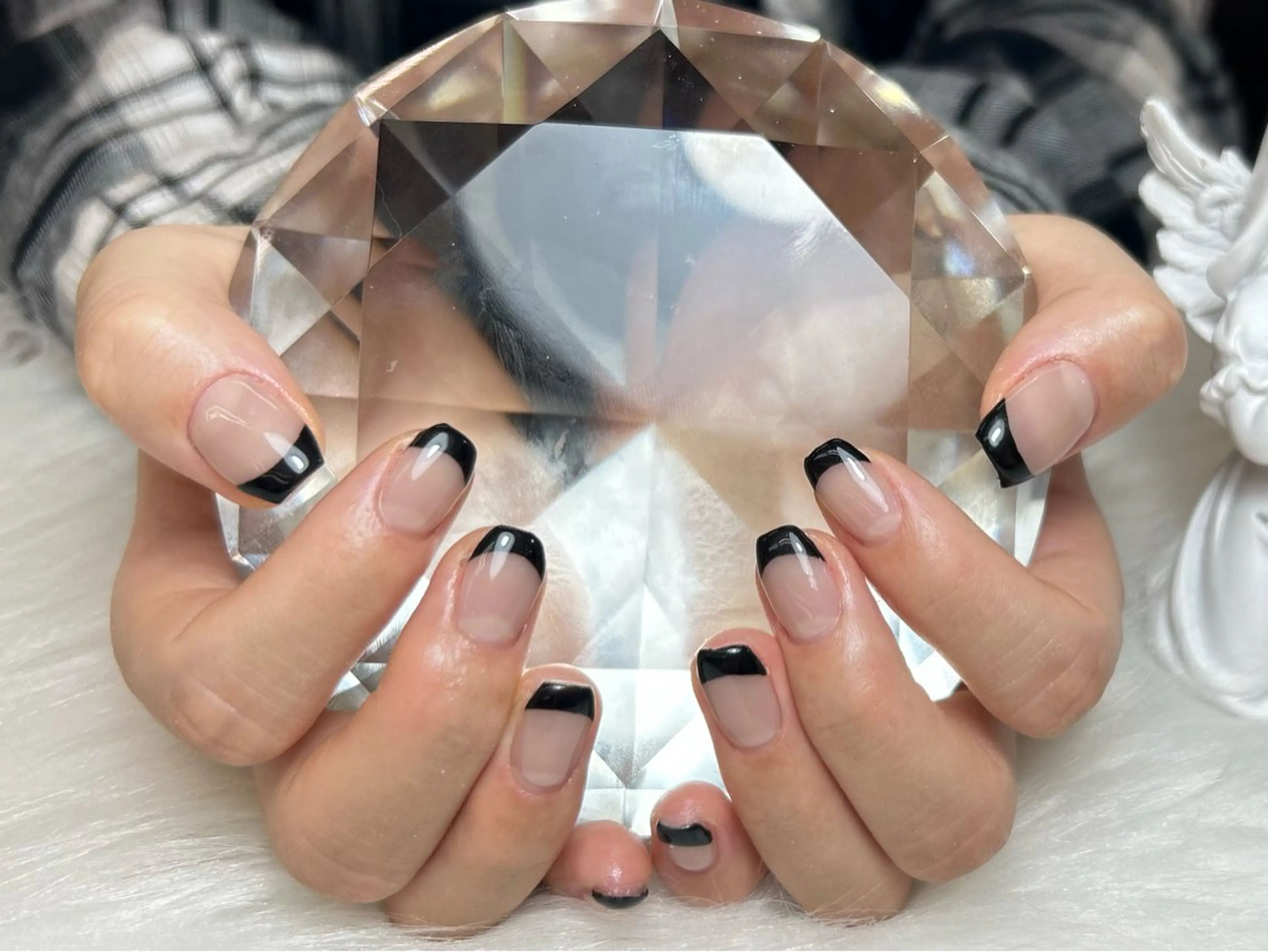 ネイル ハンドネイル ハンドケア モナ& ナナのネイルデザイン