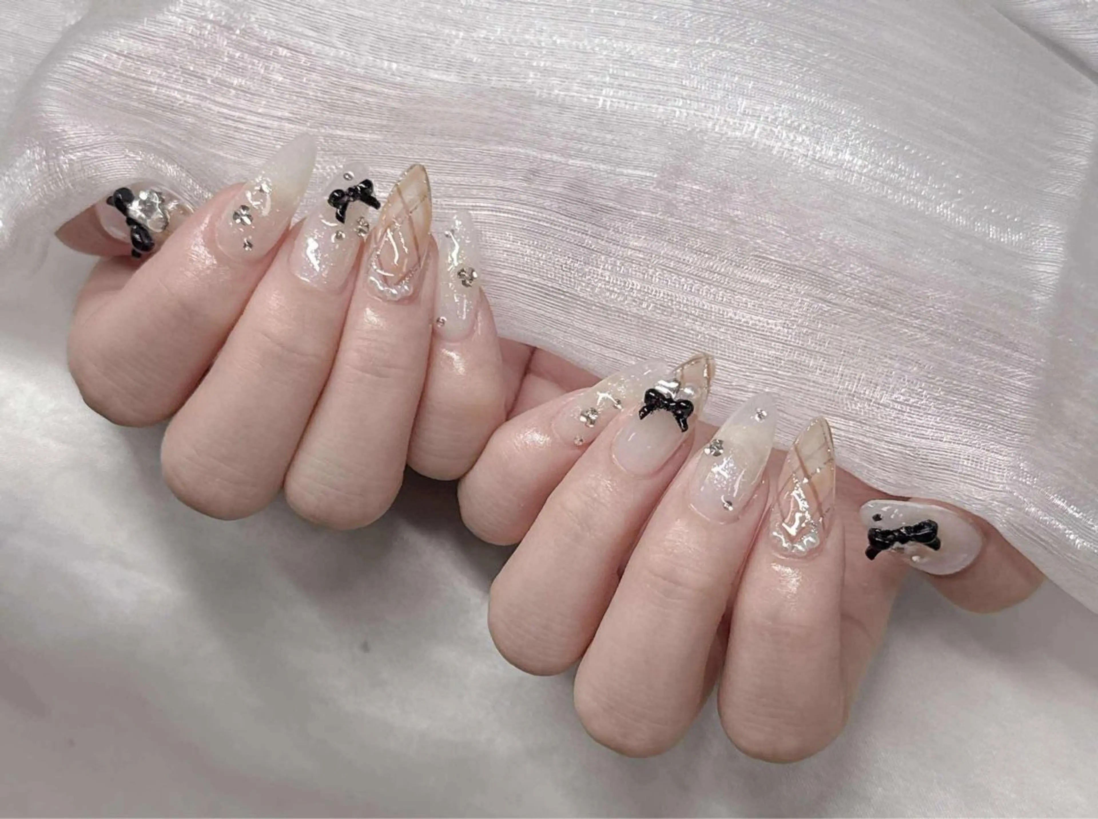 ネイル 長さ出し グラデーション 卒業式 キラキラネイル マグネットネイル ハンドネイル Lee Nailsのネイルデザイン