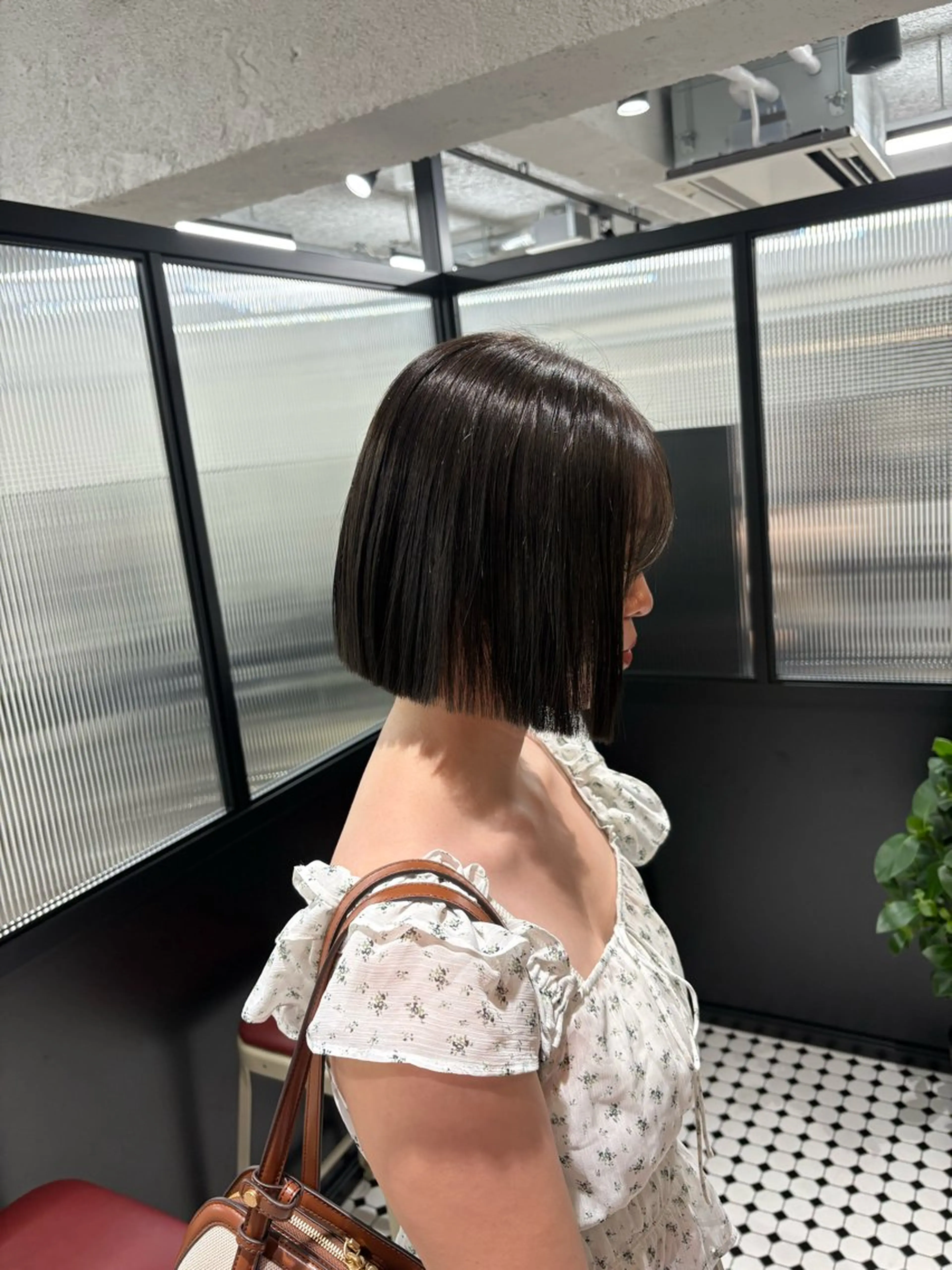 セミロング カラー カット ヘアカラー 韓国ヘア暗髪 ダブルカラーメンズ可のヘアスタイル