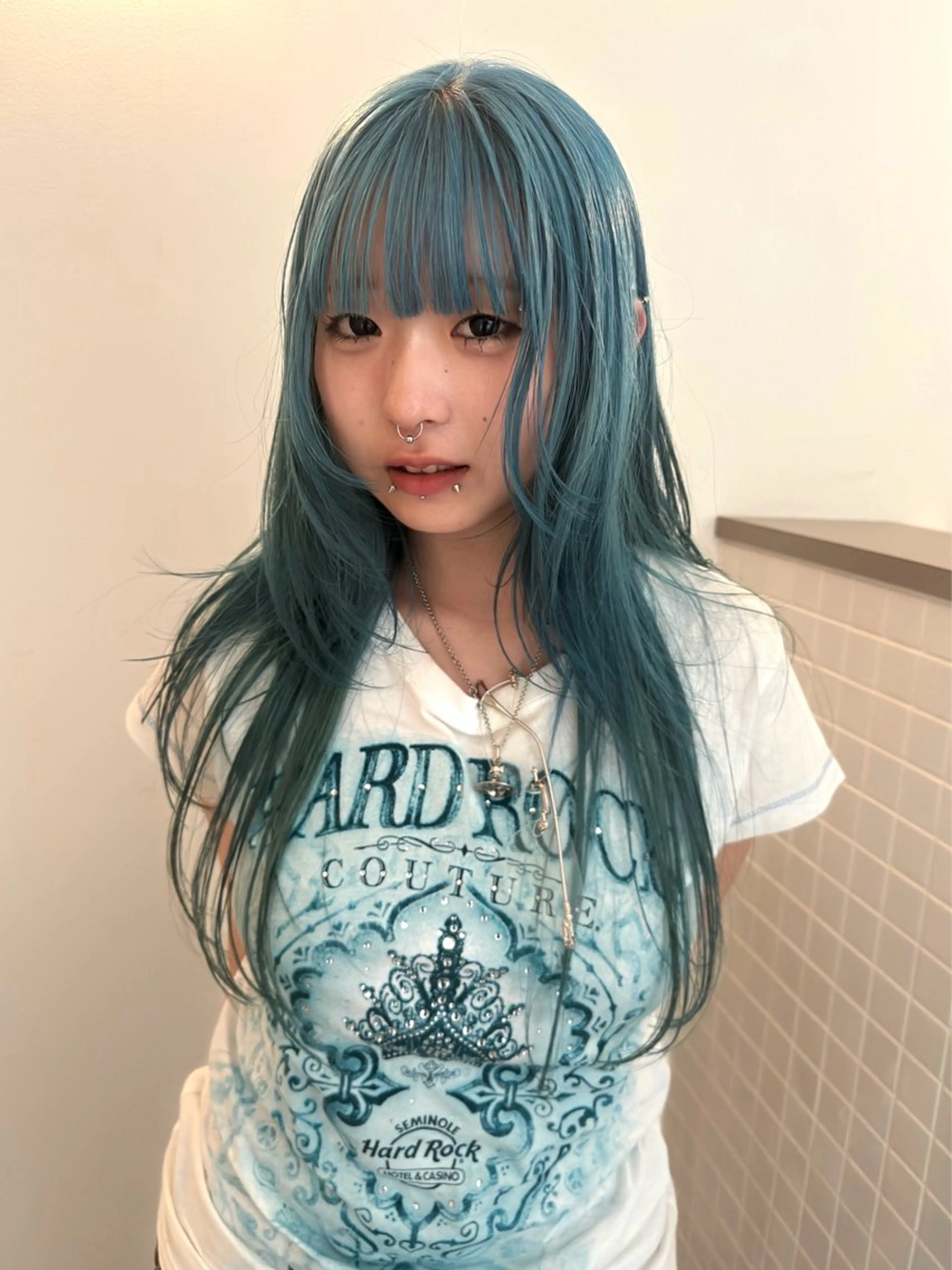 セミロング カラー ブリーチ ハイトーンカラー 似合わせカット カット ヘアカラー トリートメント ブリーチ/似合わせ Kaito🦕/栄のヘアスタイル