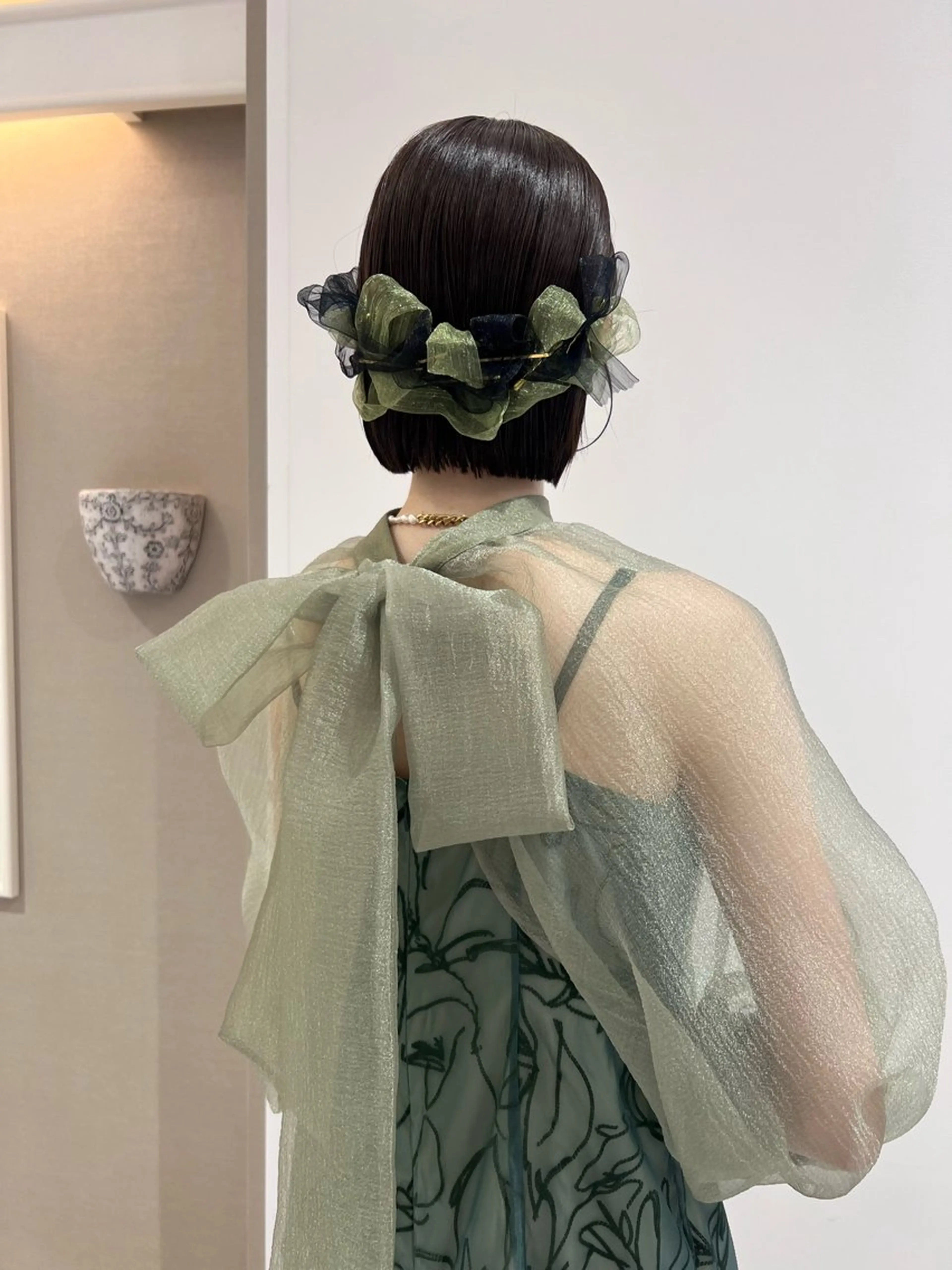 ミディアム ヘアアレンジ ヘアセット karin🌛ボブ 顔周りレイヤーのヘアスタイル