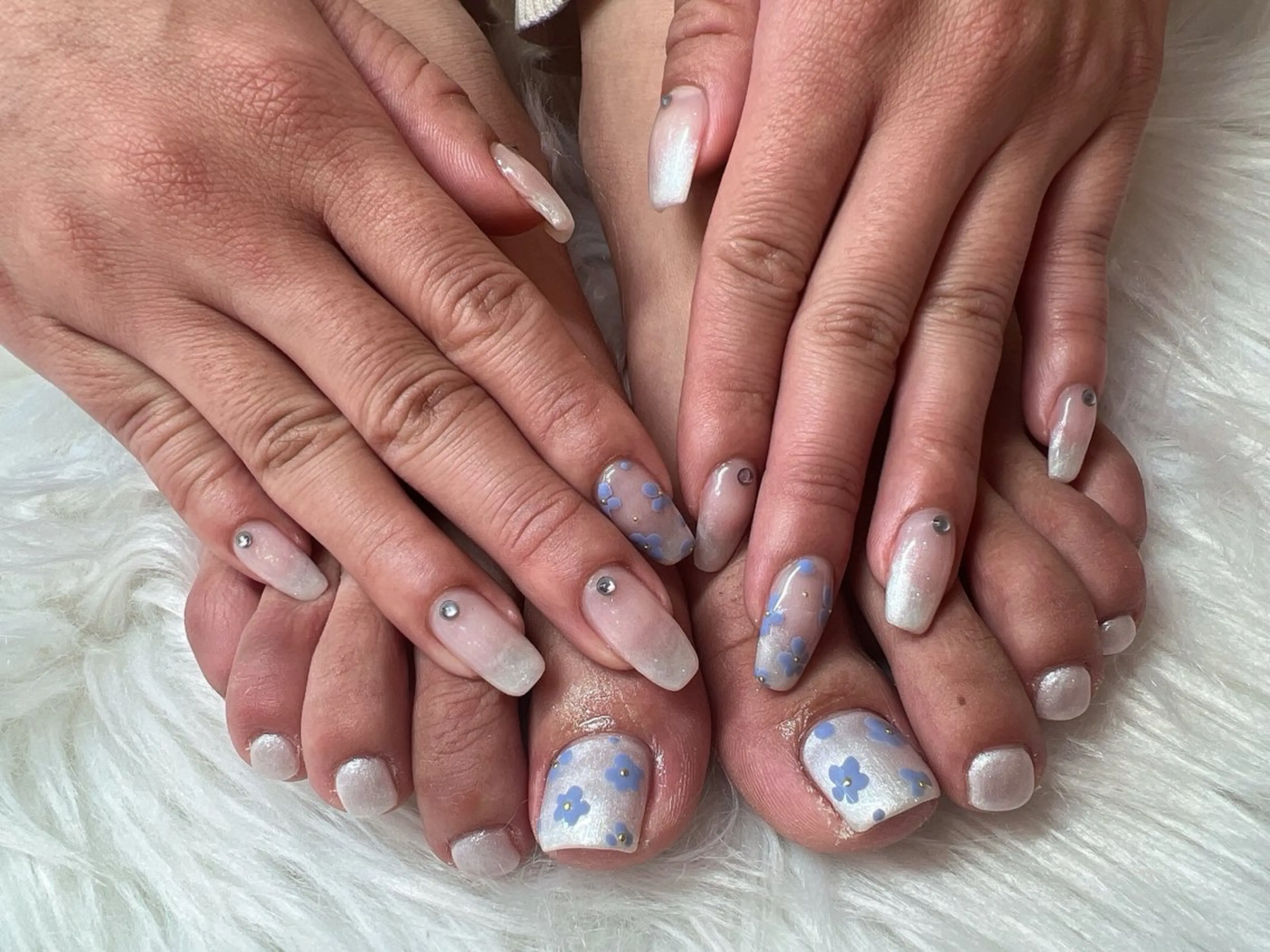 ネイル フットネイル シンプルネイル ハンドネイル フットネイル Lavish nailのネイルデザイン