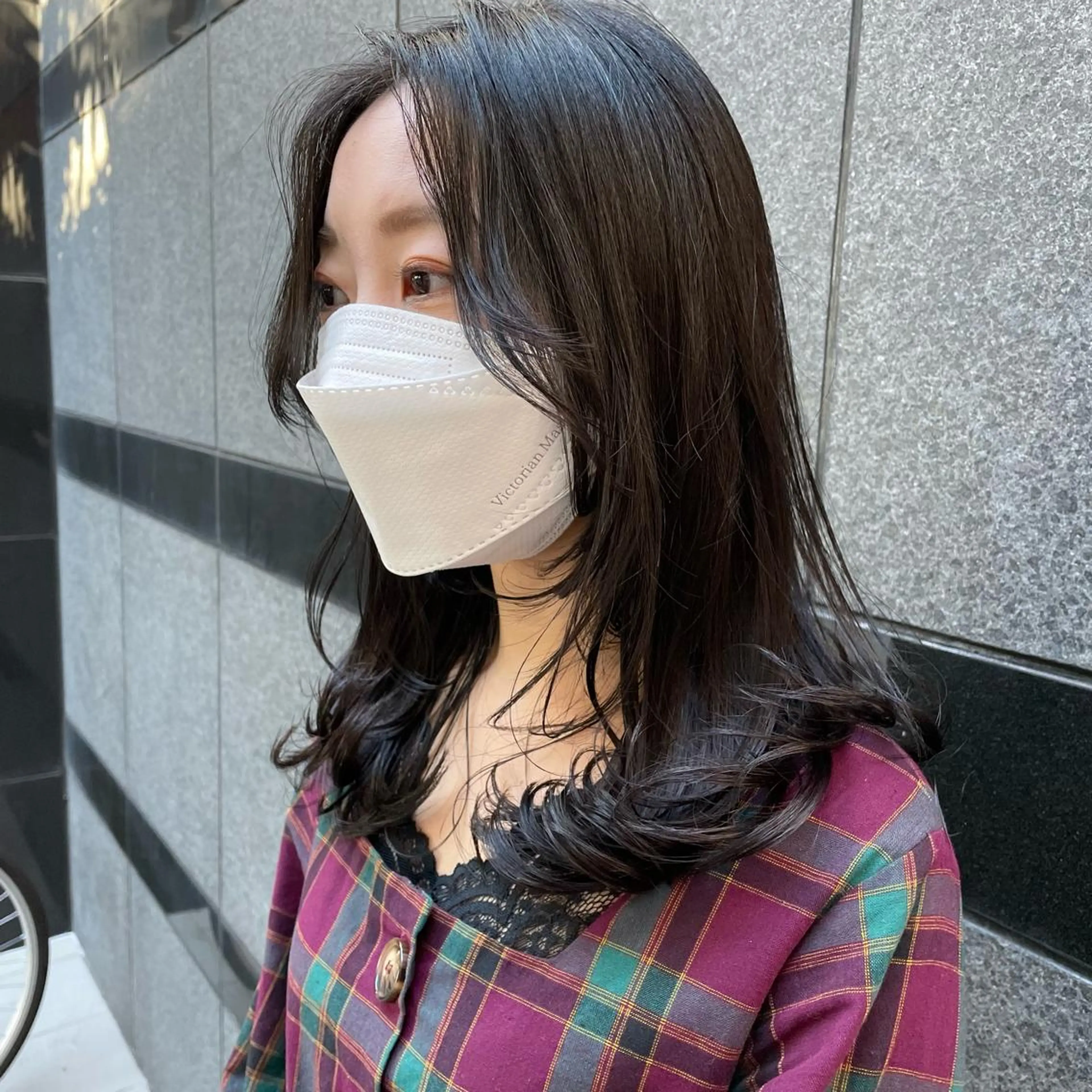 セミロング ヘアアレンジ 顔まわりレイヤー 顔周りカット レイヤーカット 飯塚 沙衣のヘアスタイル
