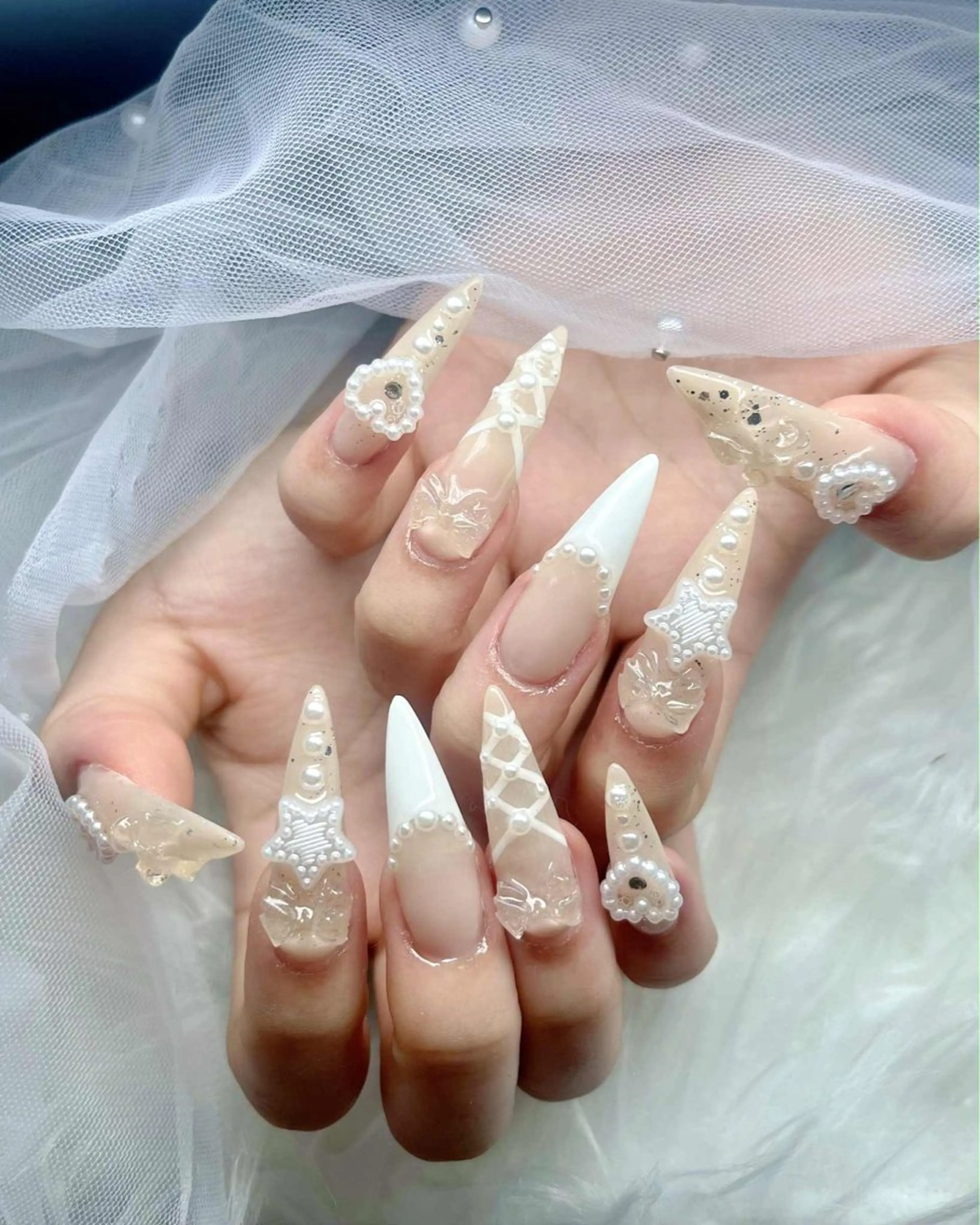 ネイル オーロラネイル フレンチネイル ジェルネイル ハロウィン キラキラネイル H.baby Nail Salon所属・H.baby Nail Salonのネイルデザイン
