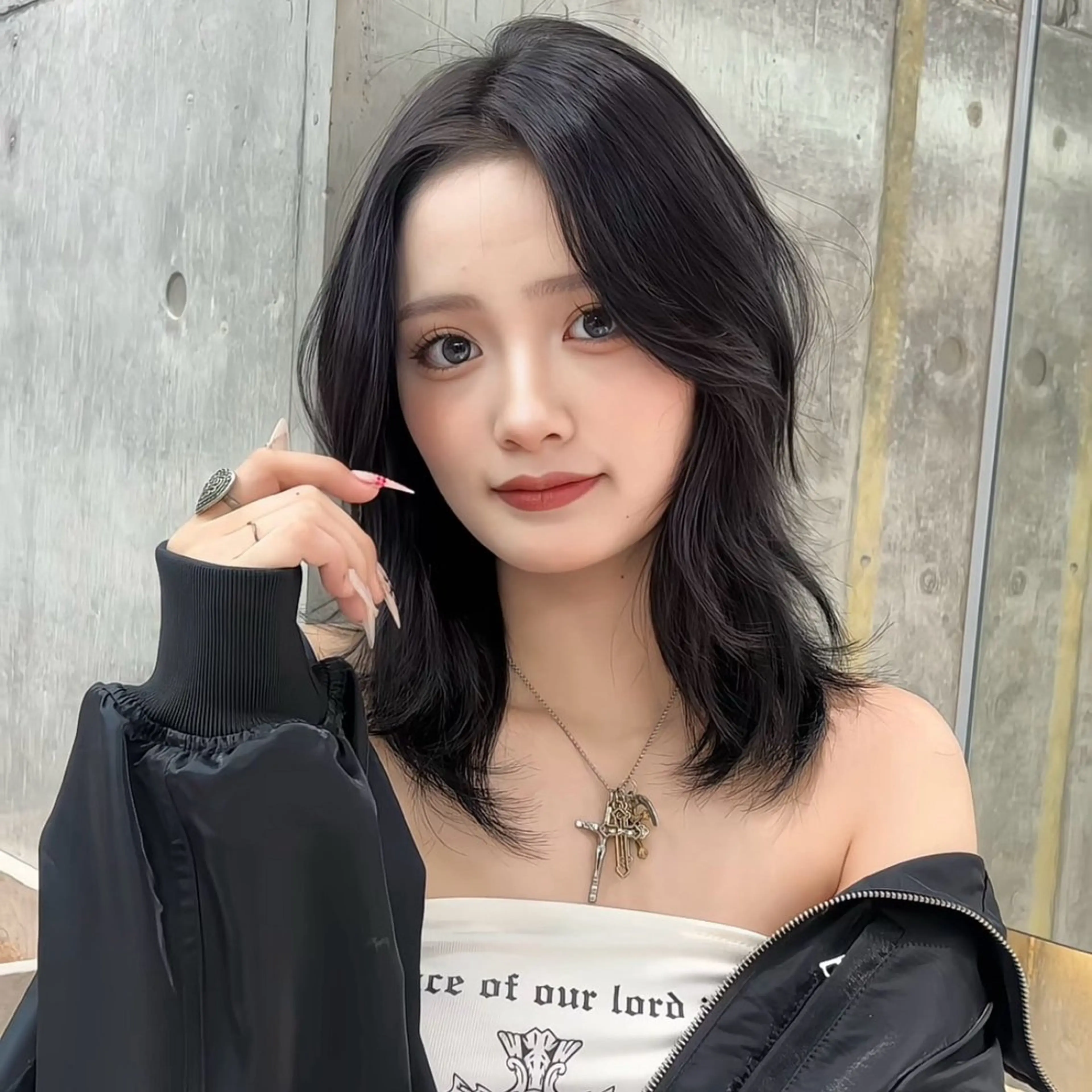 ミディアム カラー ベージュカラー ブリーチ ダブルカラー オリーブベージュ 韓国風ヘア カット ヘアカラー トリートメント 🎀𝑆𝐴𝑅𝐴 /レイヤーカット🎀のヘアスタイル