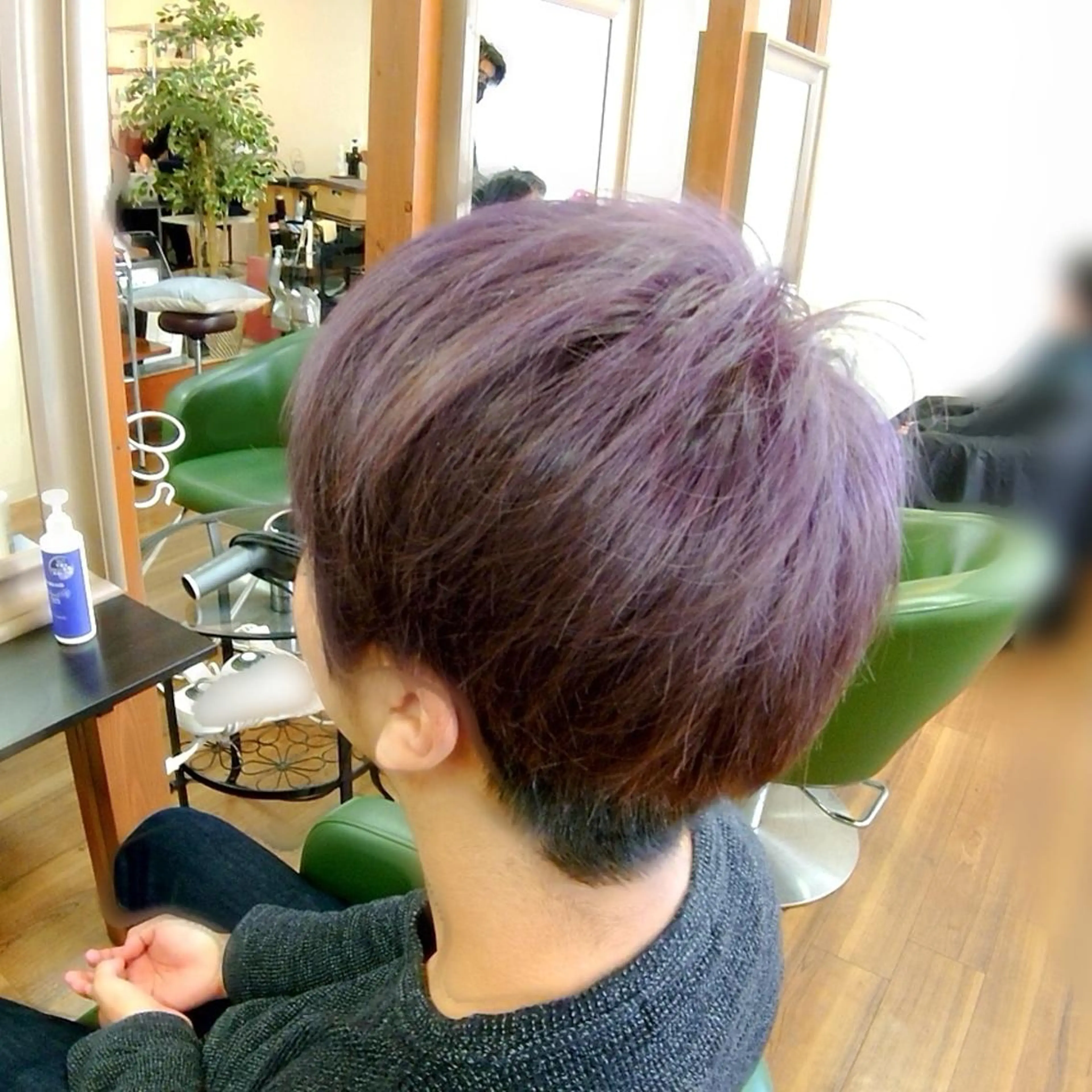ショート パープルカラー カット ヘアカラー トリートメント 渡辺 康行のヘアスタイル