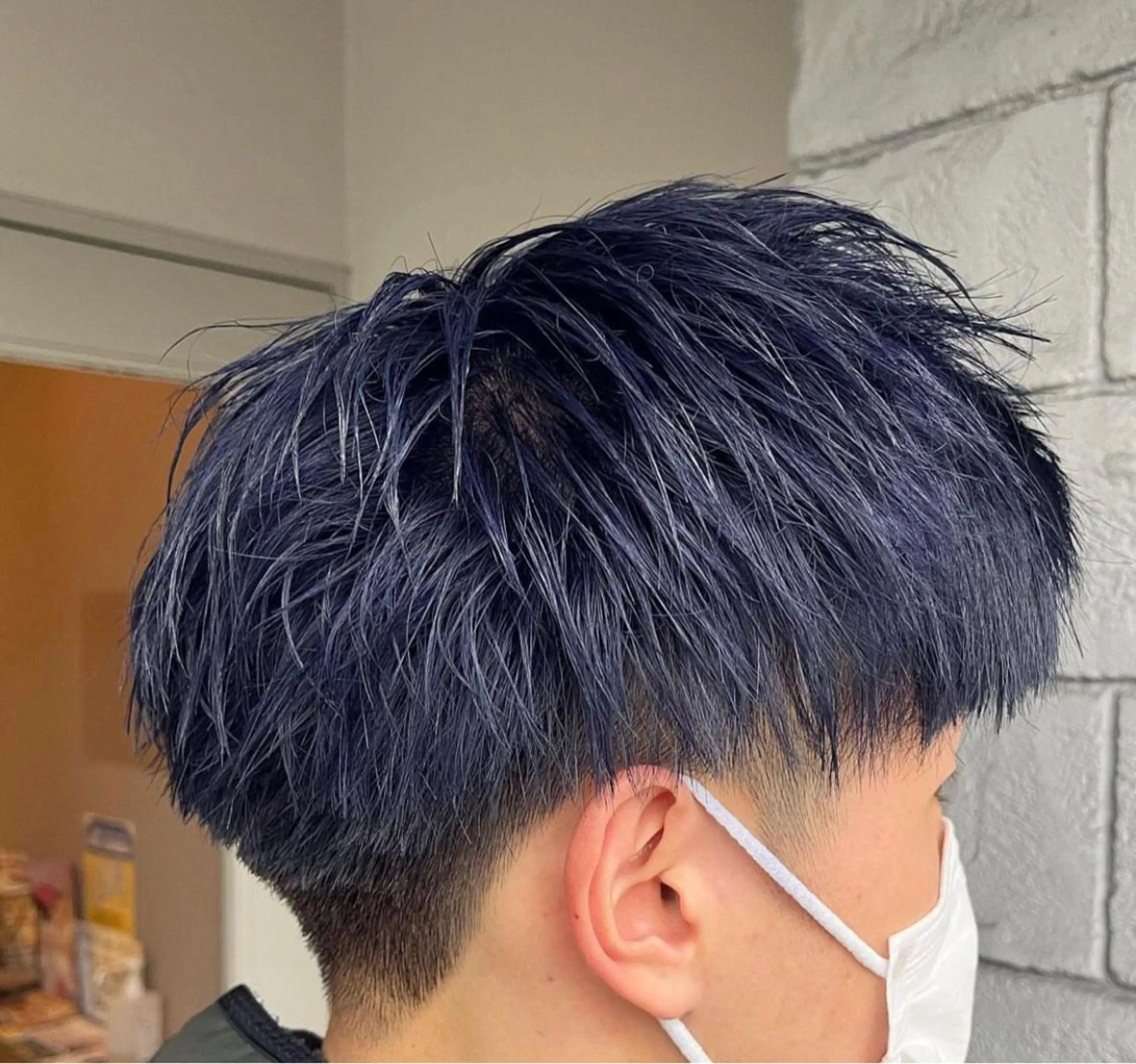 カラー ブリーチ ブルーカラー ブリーチなしカラー 大賀 チサトのヘアスタイル