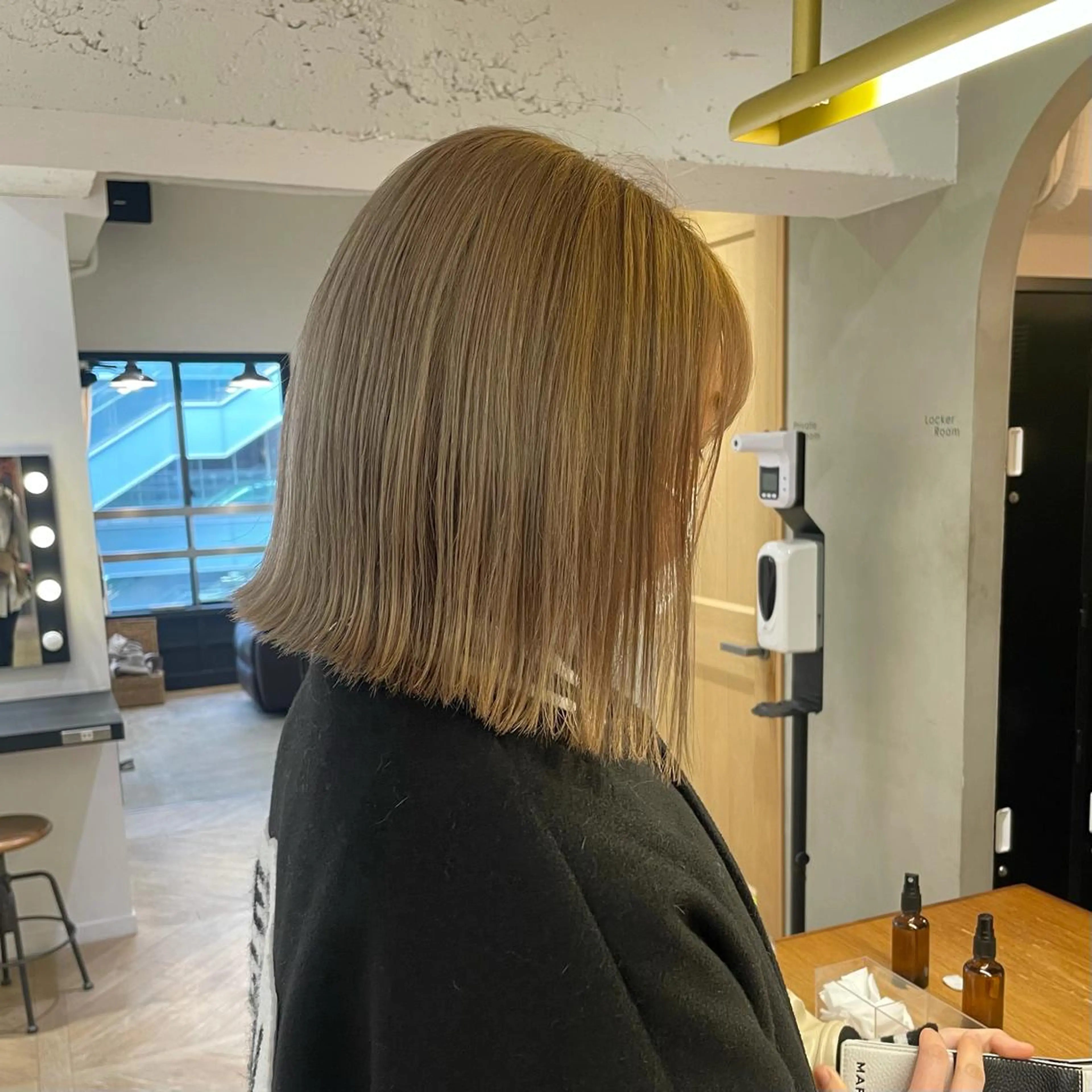 ミディアム カラー ベージュカラー ブリーチ ハイライトカラー ボブ ハイライト ブリーチ/レイヤー 🌻Mutsumiのヘアスタイル