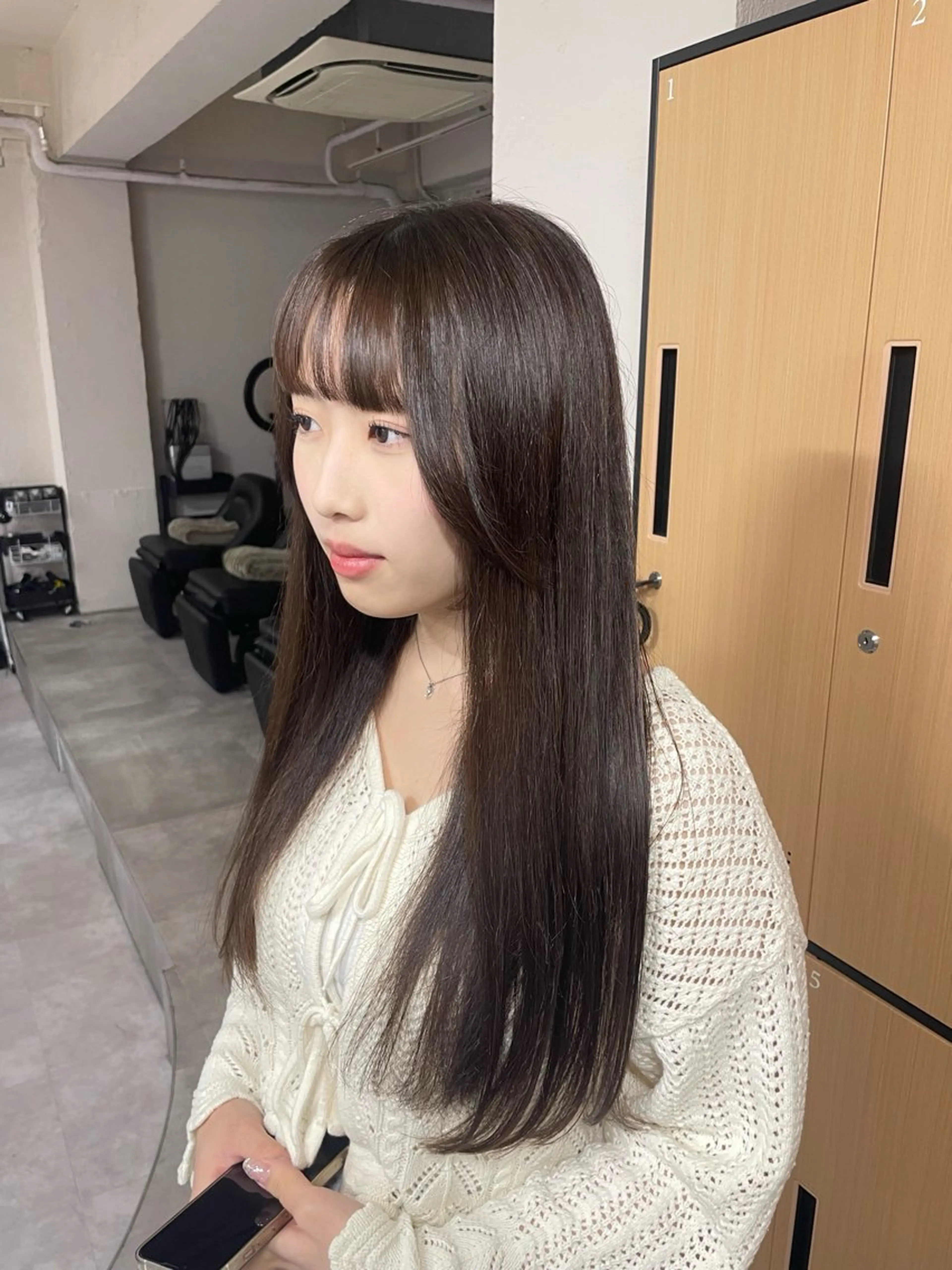 ロング アッシュ アッシュブラウン カット ヘアカラー tokute 中野真咲🐺のヘアスタイル